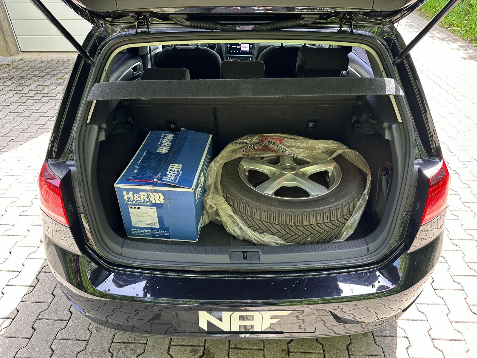 VW Golf 1.0 TSI Trendline-image-12