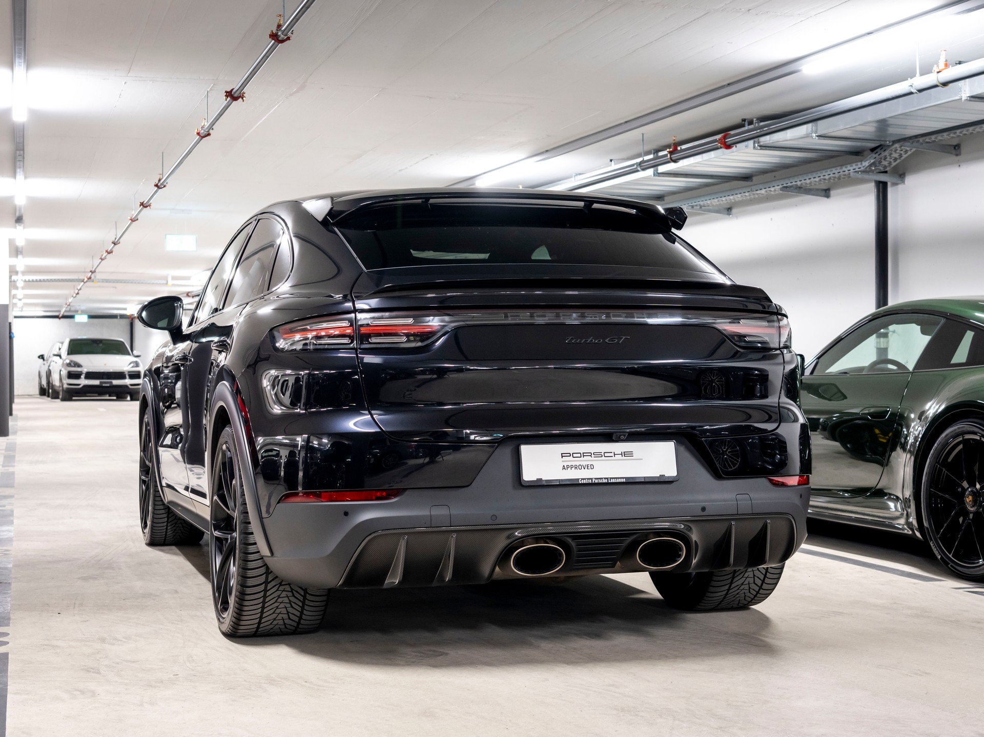 PORSCHE Cayenne Turbo GT-showroom-element-2