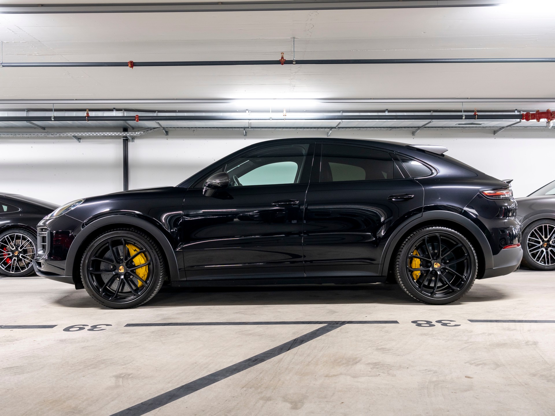 PORSCHE Cayenne Turbo GT-showroom-element-1