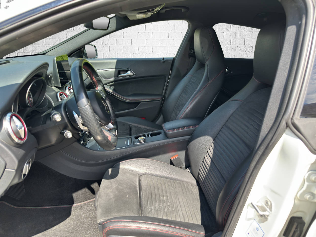 MERCEDES-BENZ CLA 250 AMG Line 4m Shooting Brake-image-7