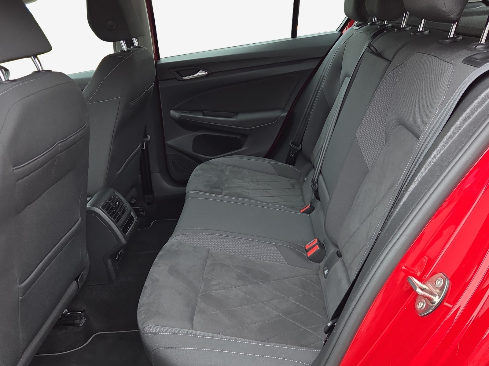 VW Golf 2.0 TSI Style DSG 4 Motion-image-11