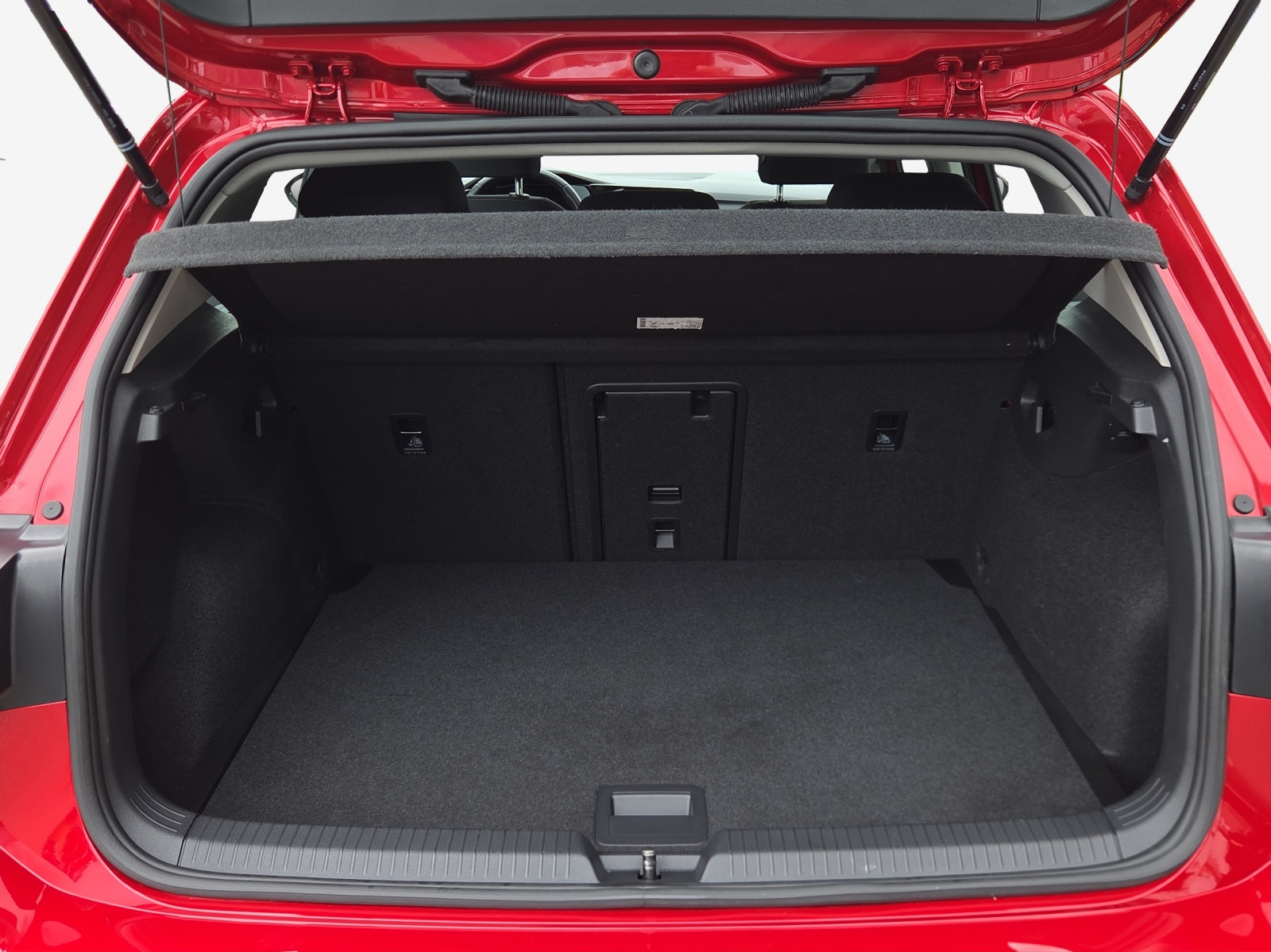 VW Golf 2.0 TSI Style DSG 4 Motion-image-12