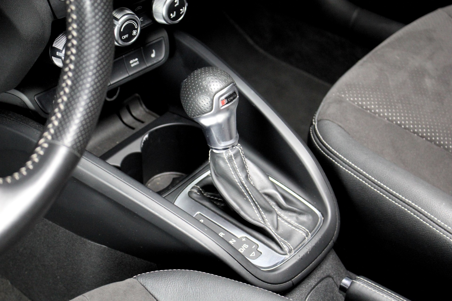 AUDI A1 1.4 TFSI Sport S-tronic-image-4