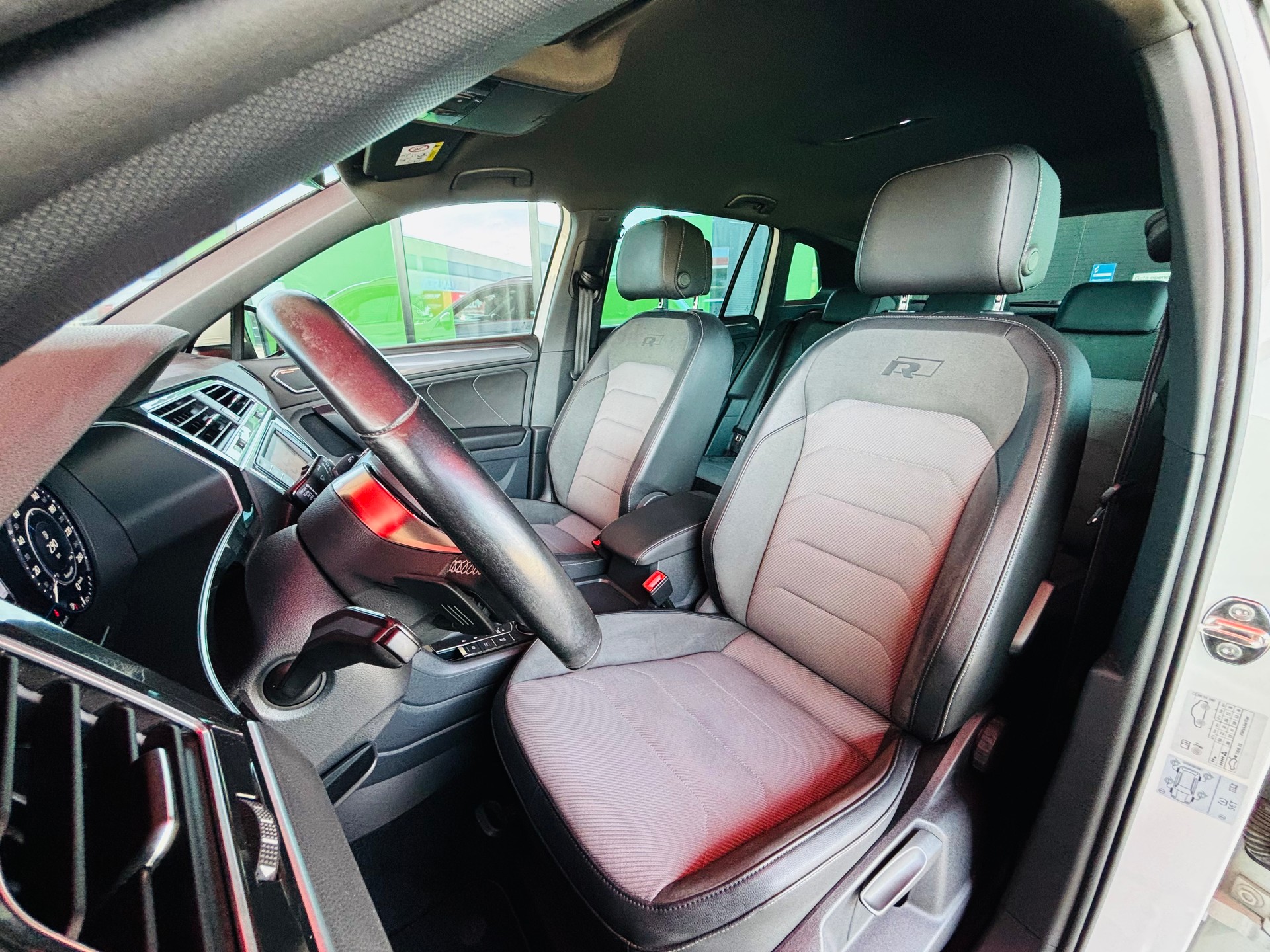 VW Tiguan 2.0 TDI SCR Highline 4Motion DSG-image-8