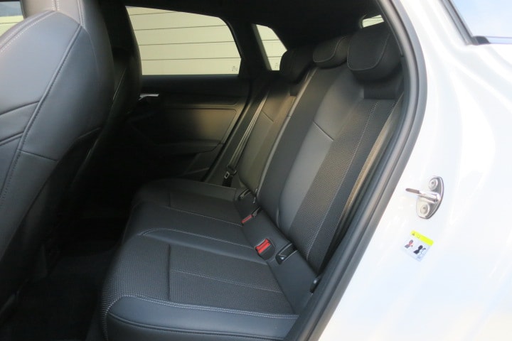 AUDI A3 Sportback 40 TFSI S line quattro S-tronic-image-6