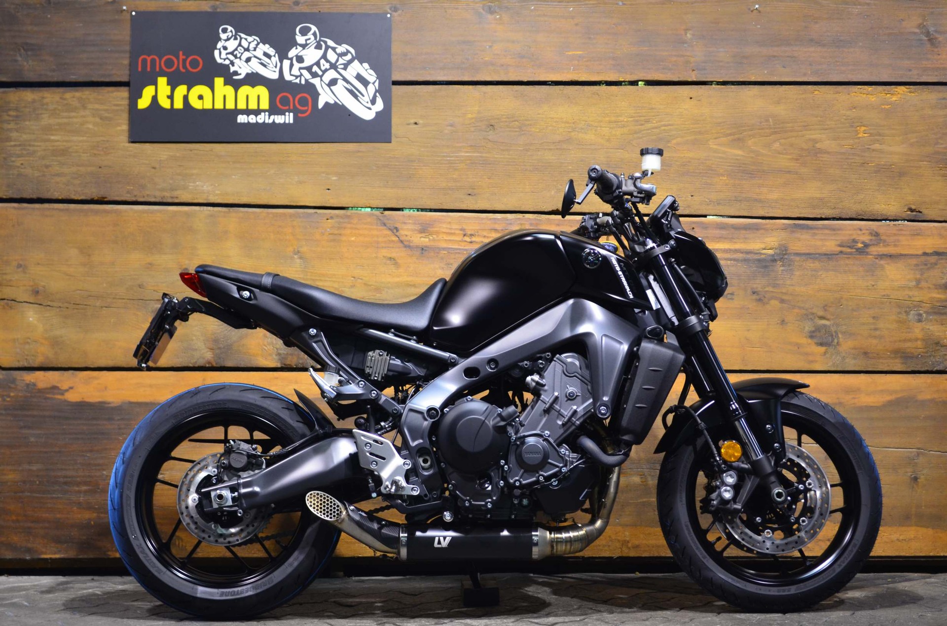 YAMAHA MT-09 ABS-showroom-element-1