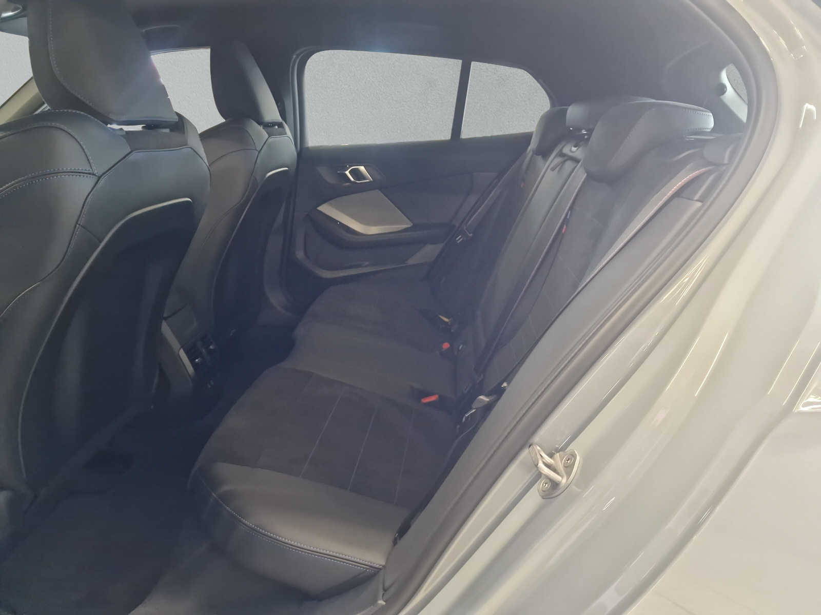 BMW 123 xDrive M Sport Pro Steptronic-image-15