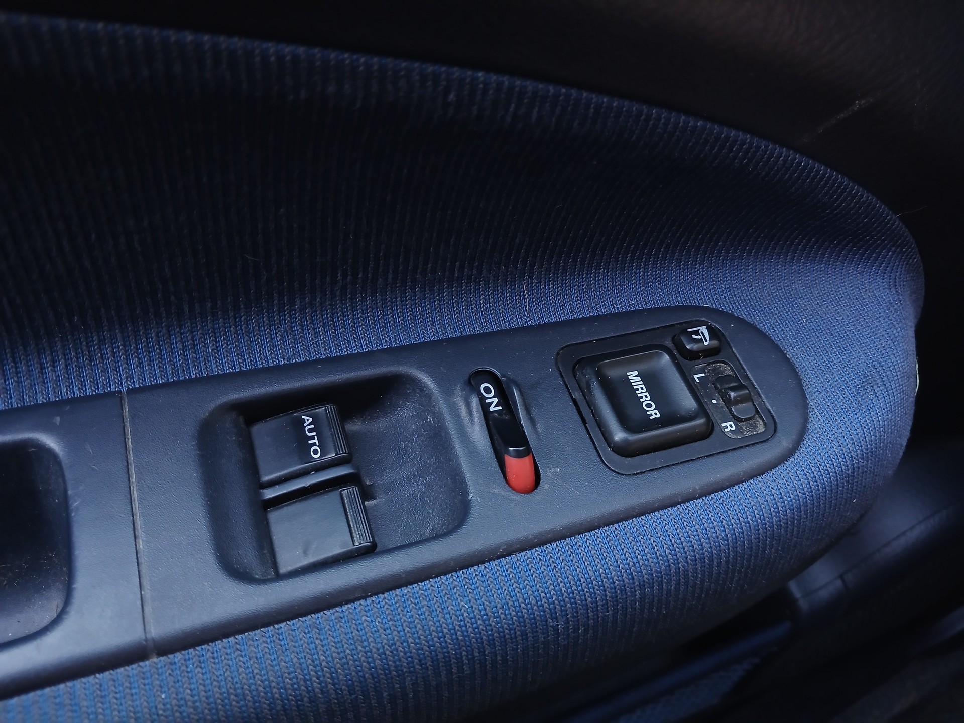 HONDA HR-V 1.6i 4WD VTEC Sport-image-5