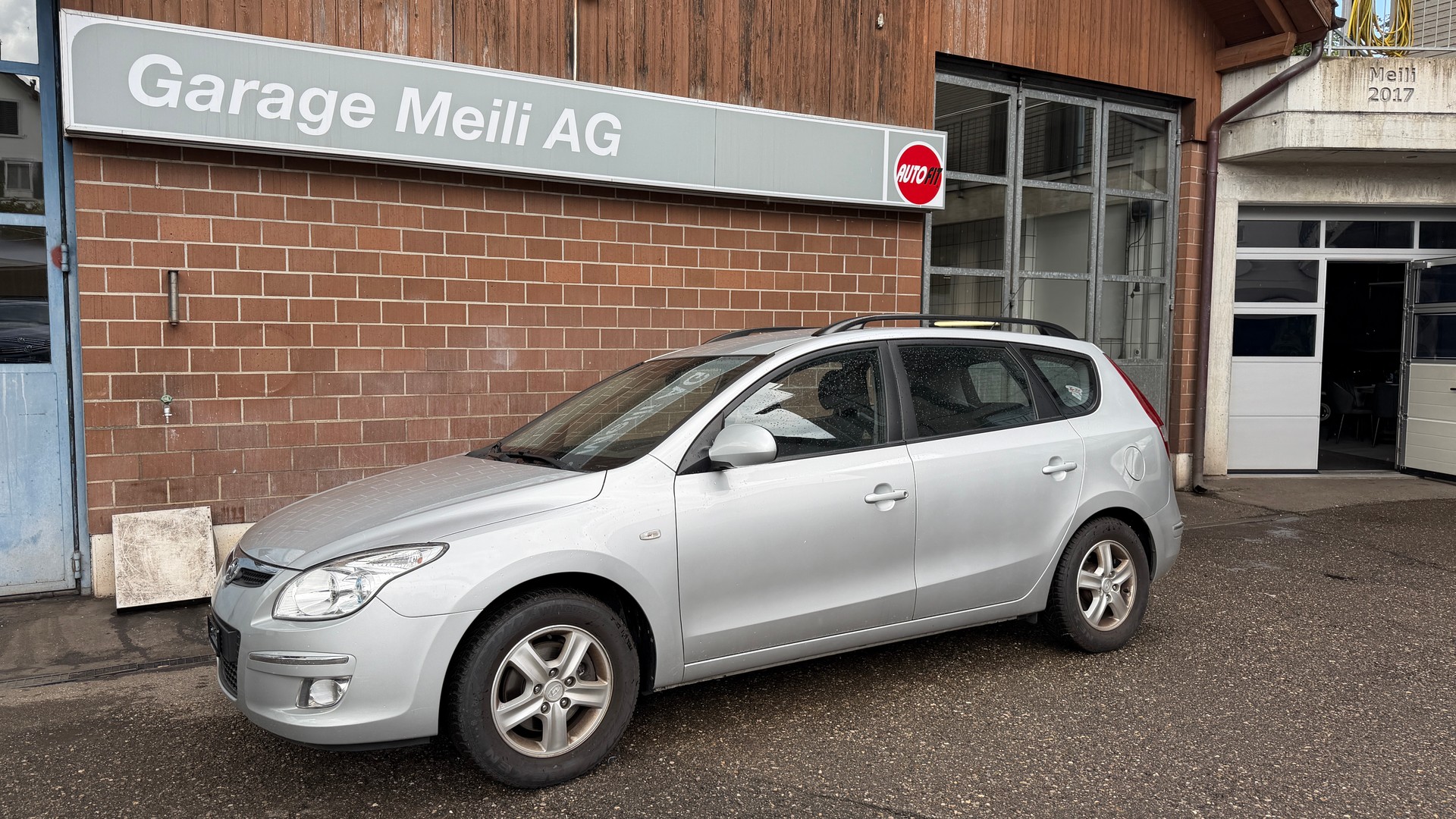 HYUNDAI i30 Wagon 1.6 Style Automatic-image-0