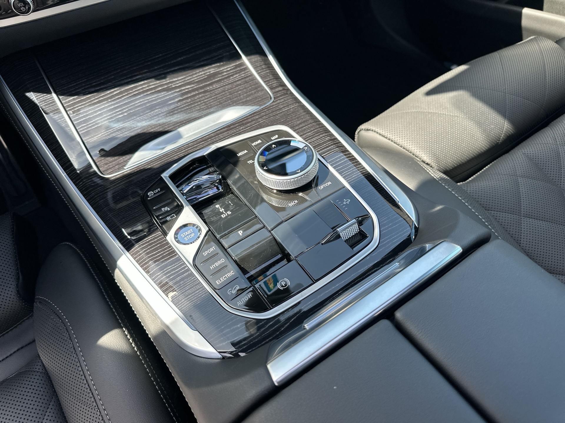 BMW X5 xDrive 50e M Sport Pro Steptronic-image-12