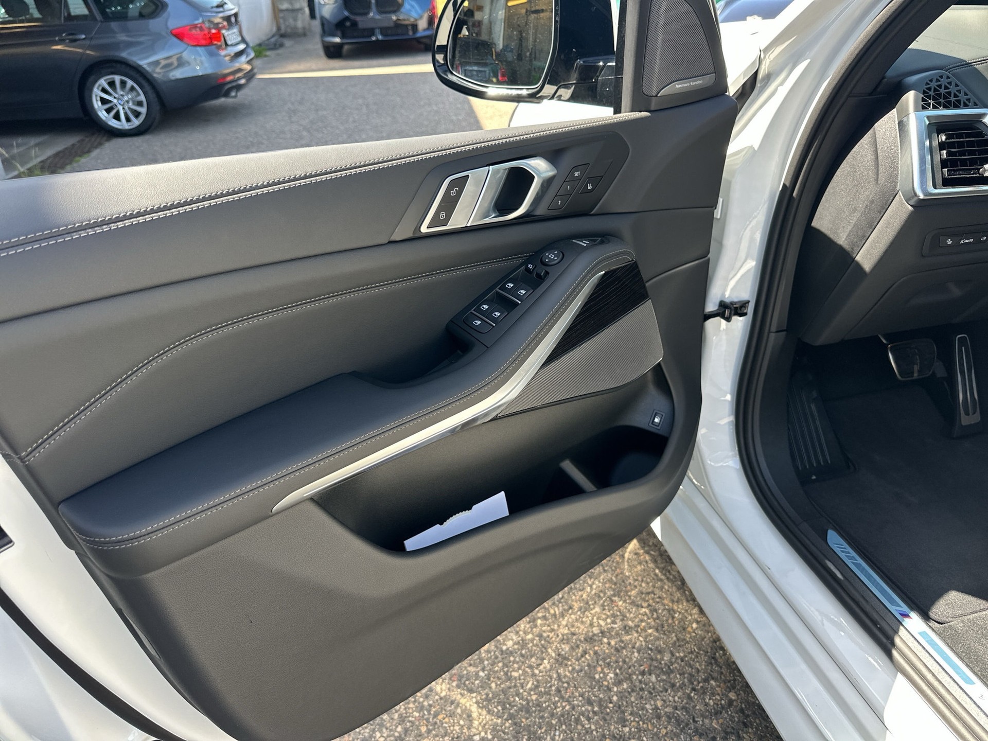 BMW X5 xDrive 50e M Sport Pro Steptronic-image-15