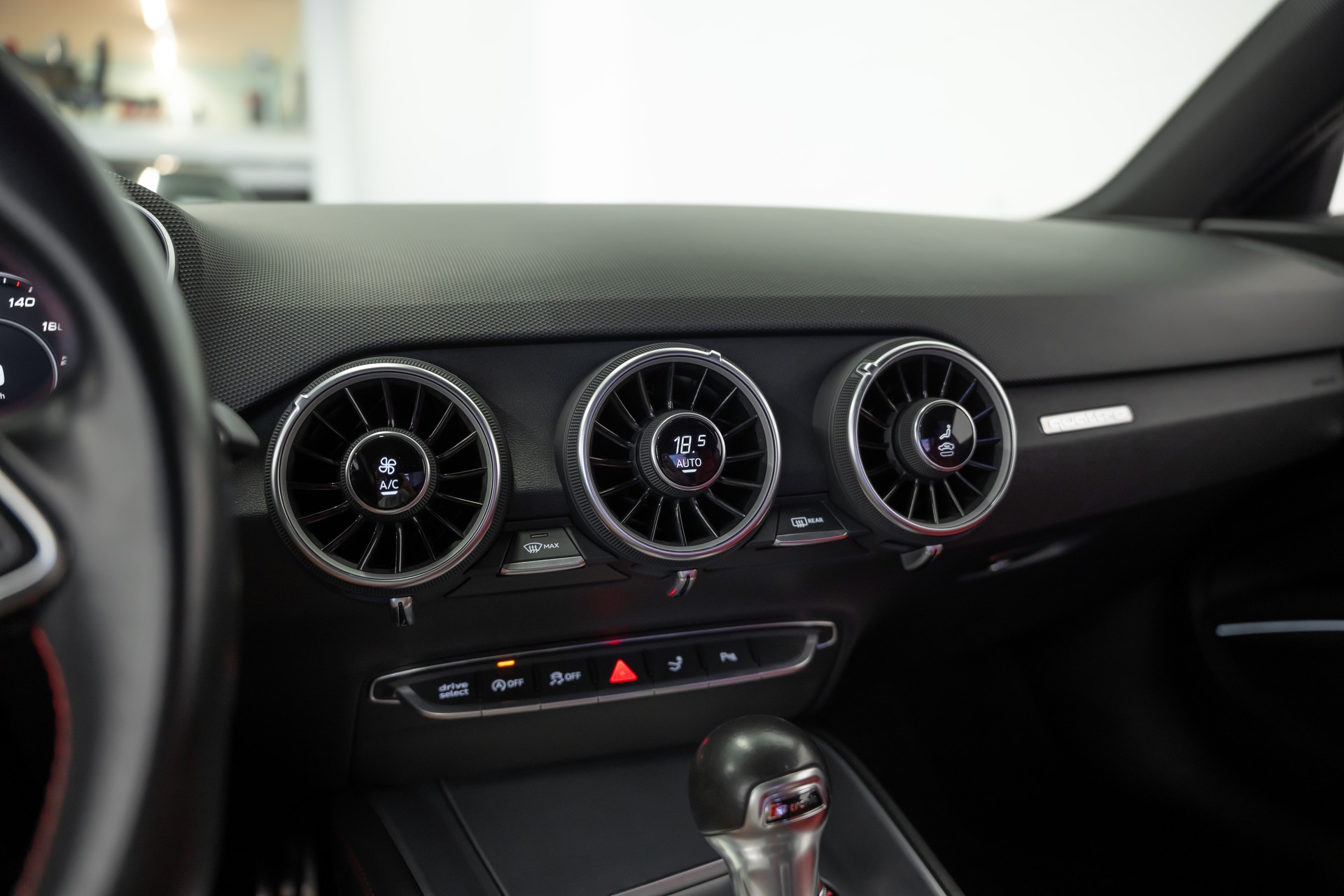 AUDI TTS Coupé 2.0 TFSI quattro S-tronic-image-26