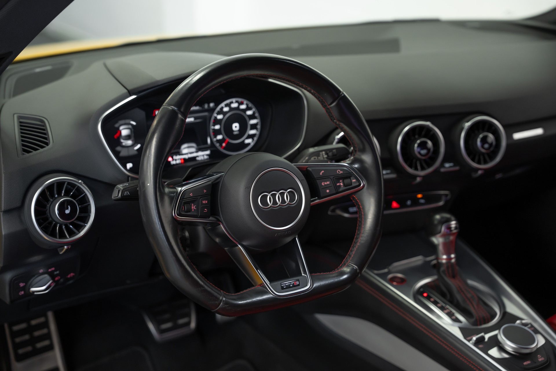 AUDI TTS Coupé 2.0 TFSI quattro S-tronic-image-14