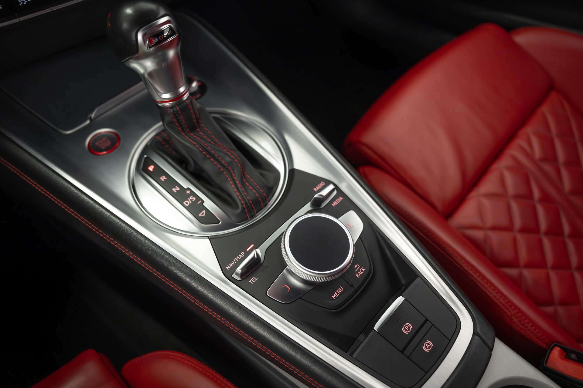 AUDI TTS Coupé 2.0 TFSI quattro S-tronic-image-23
