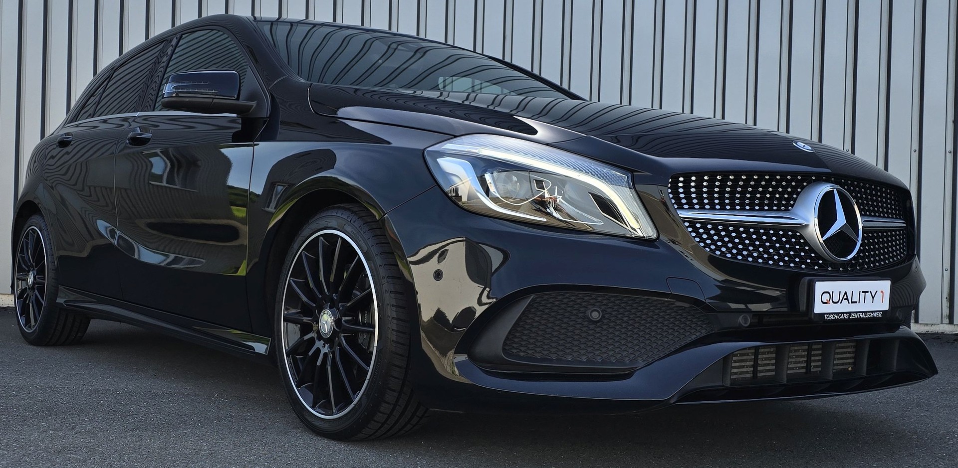 MERCEDES-BENZ A 250 AMG Line 7G-DCT-image-0