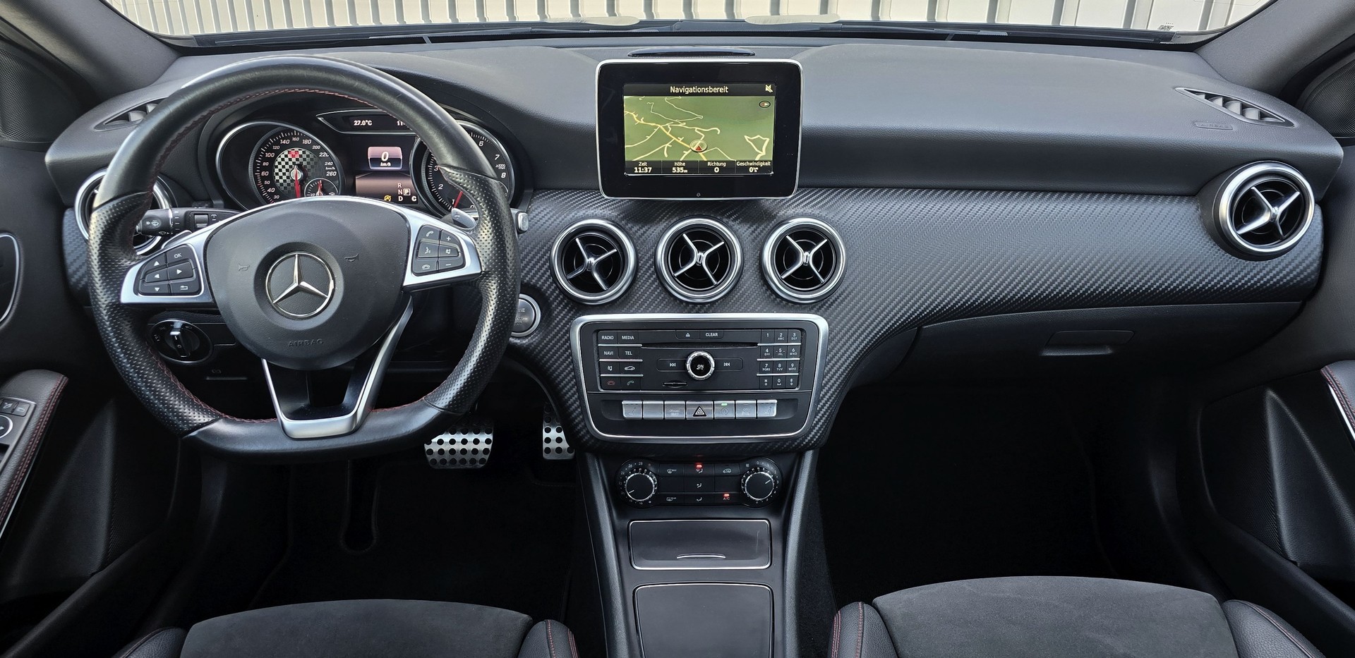MERCEDES-BENZ A 250 AMG Line 7G-DCT-image-9