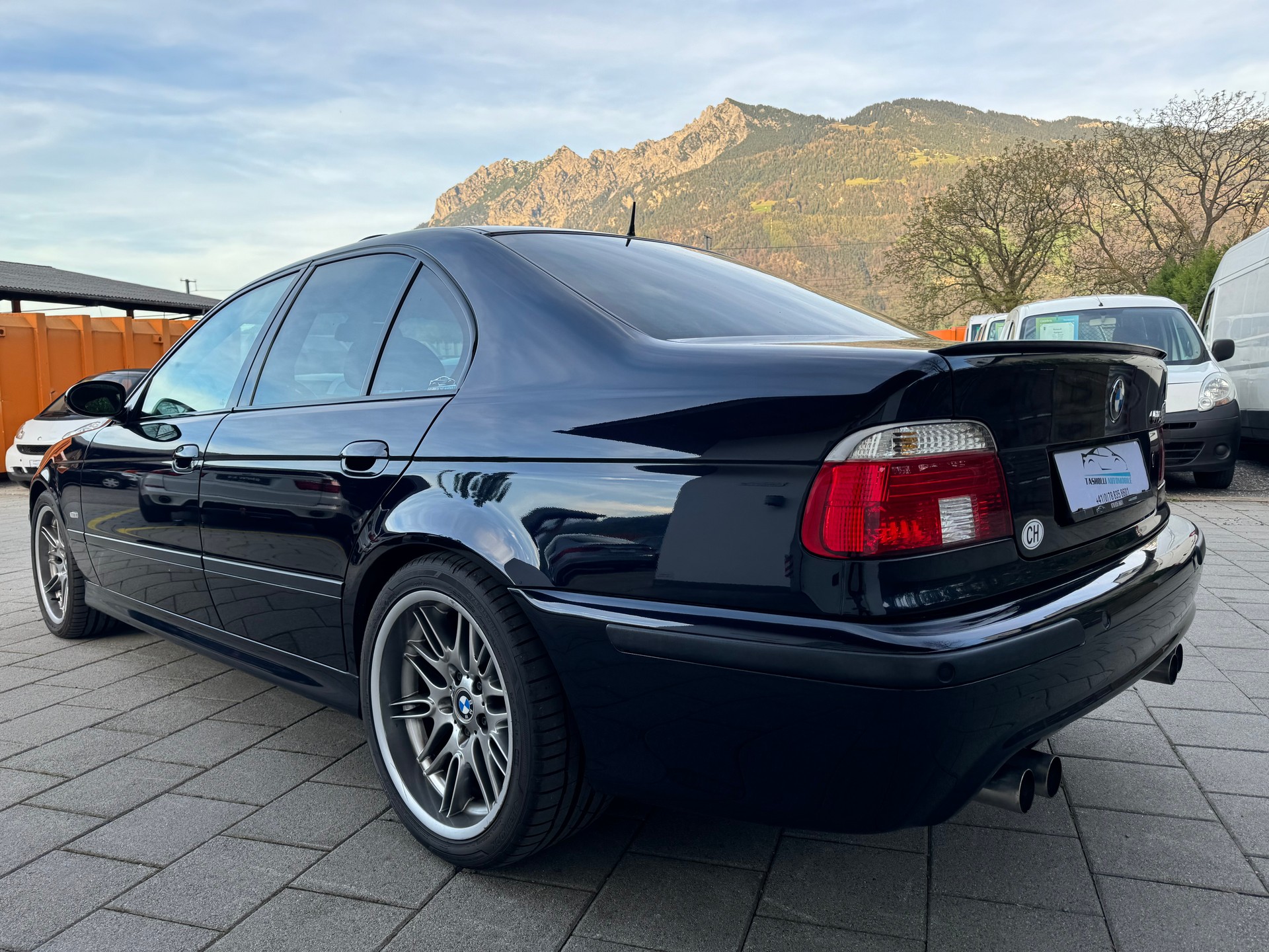BMW M5-image-3