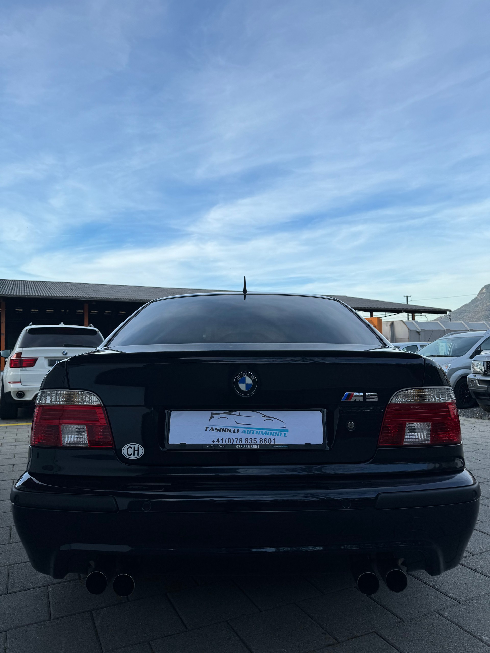 BMW M5-image-4