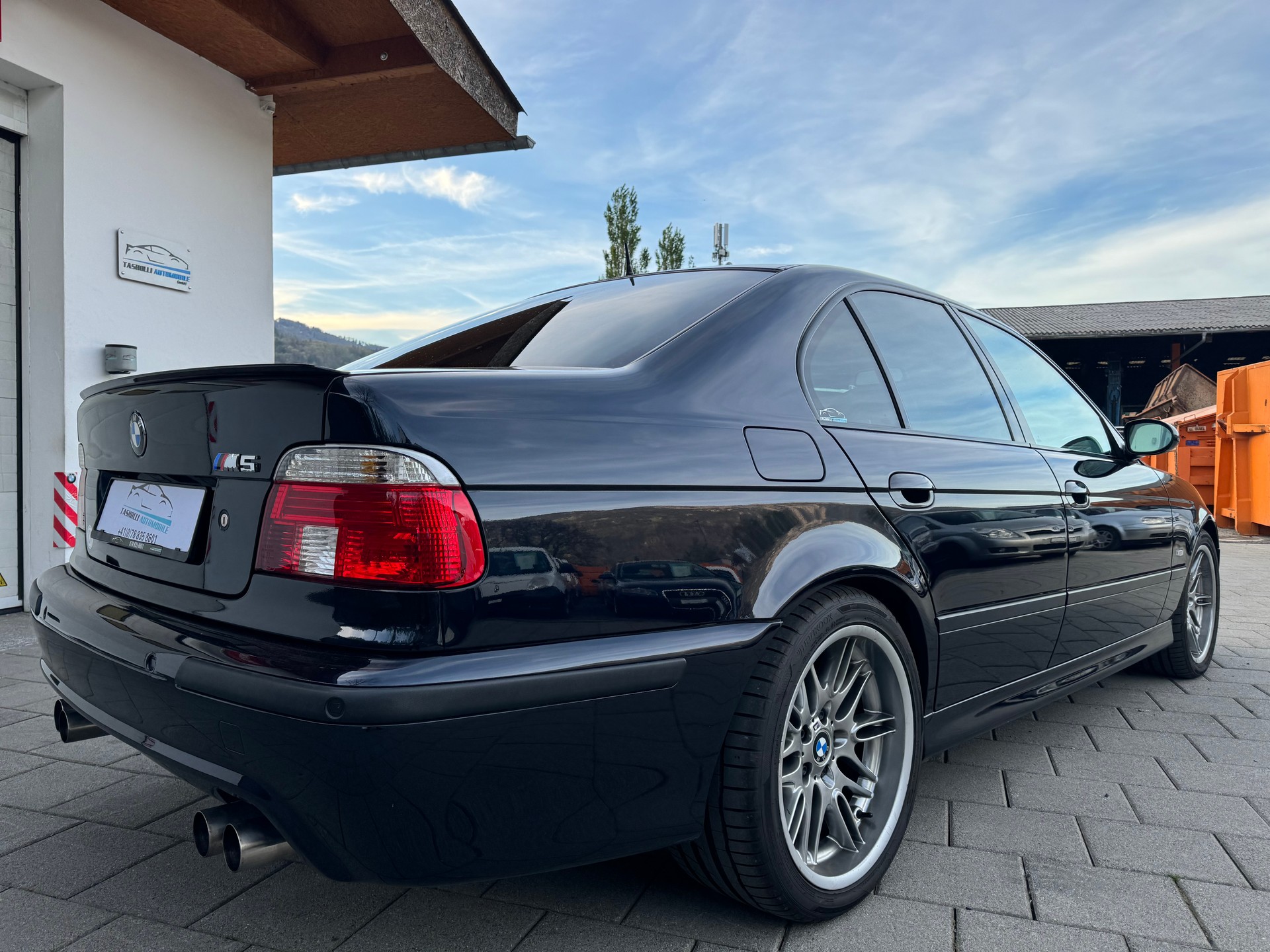 BMW M5-image-5