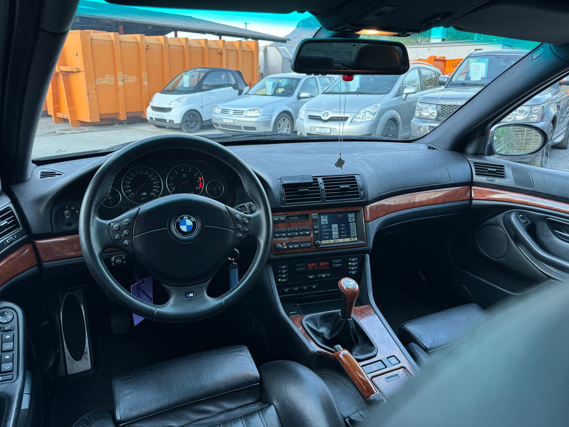 BMW M5-image-12