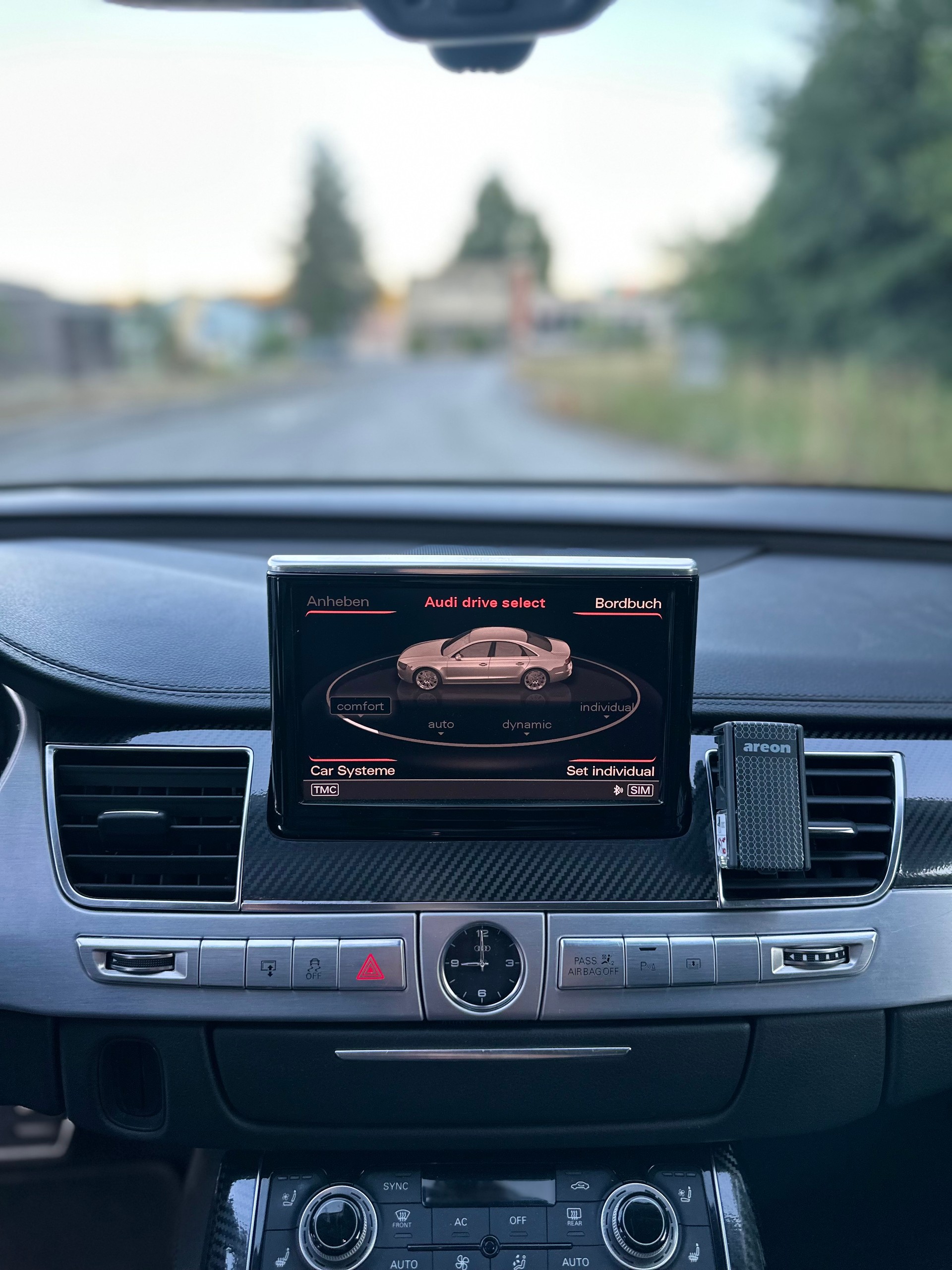 AUDI A8 4.2 TDI quattro tiptronic-image-11