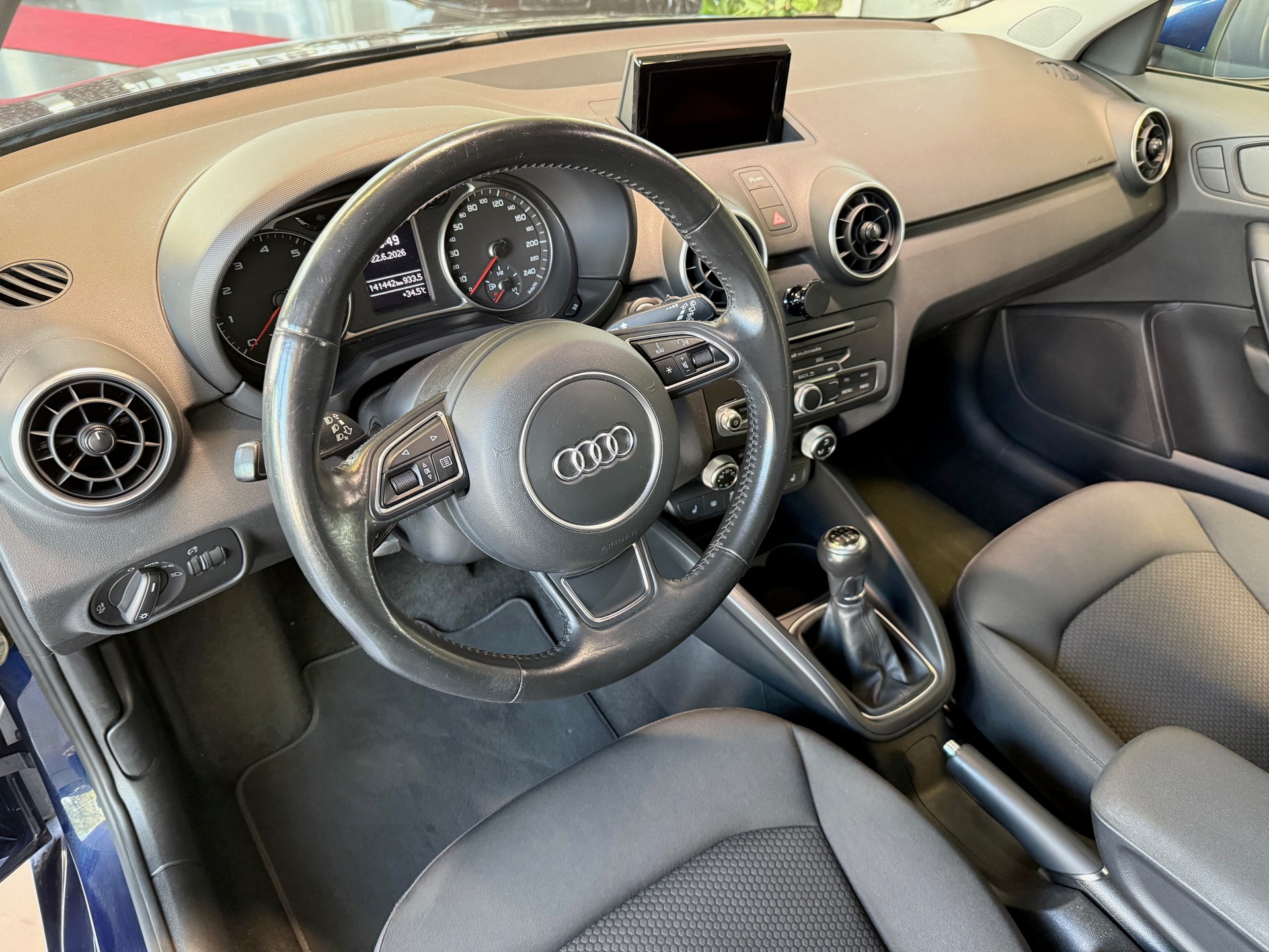 AUDI A1 Sportback 1.0 TFSI Sport-image-8