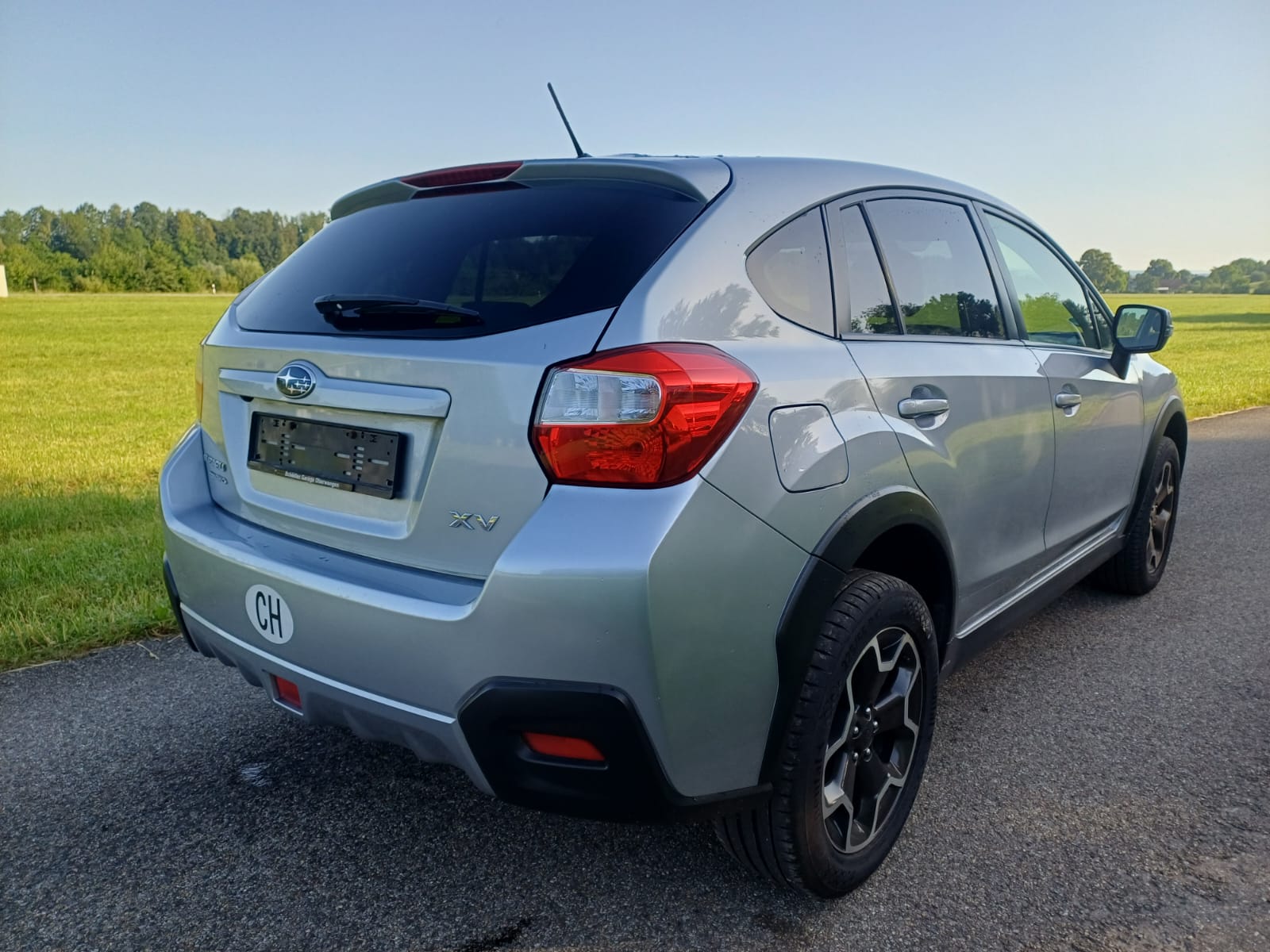 SUBARU XV 2.0 Swiss Two AWD CVT-image-2