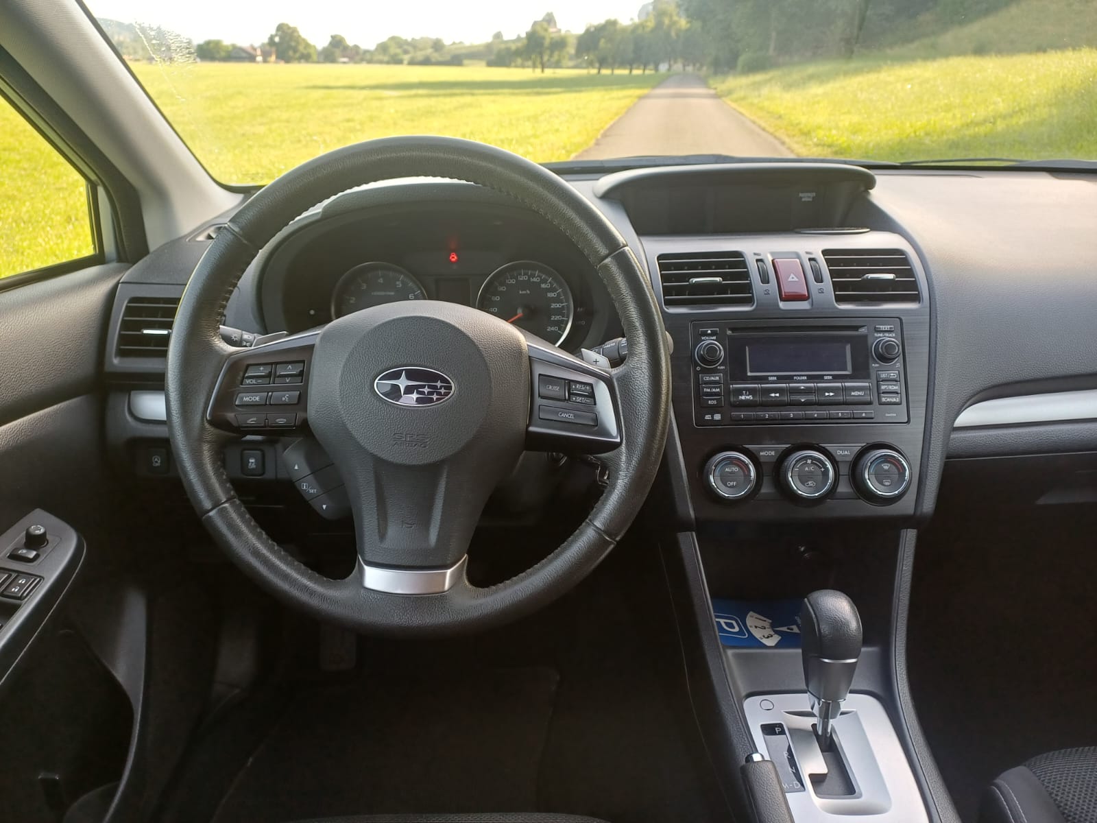 SUBARU XV 2.0 Swiss Two AWD CVT-image-4