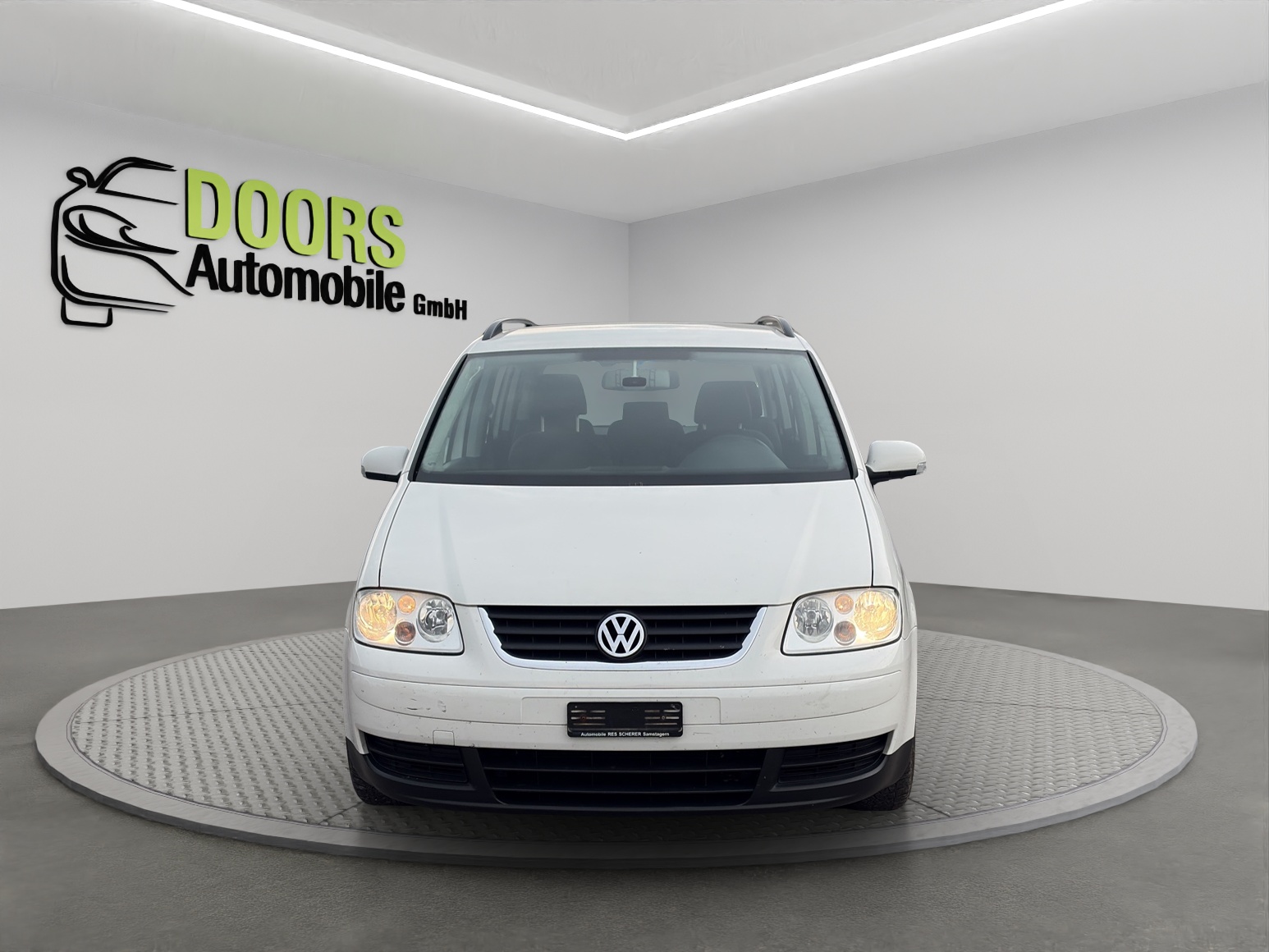 VW Touran 2.0 TDI Trendline-image-1