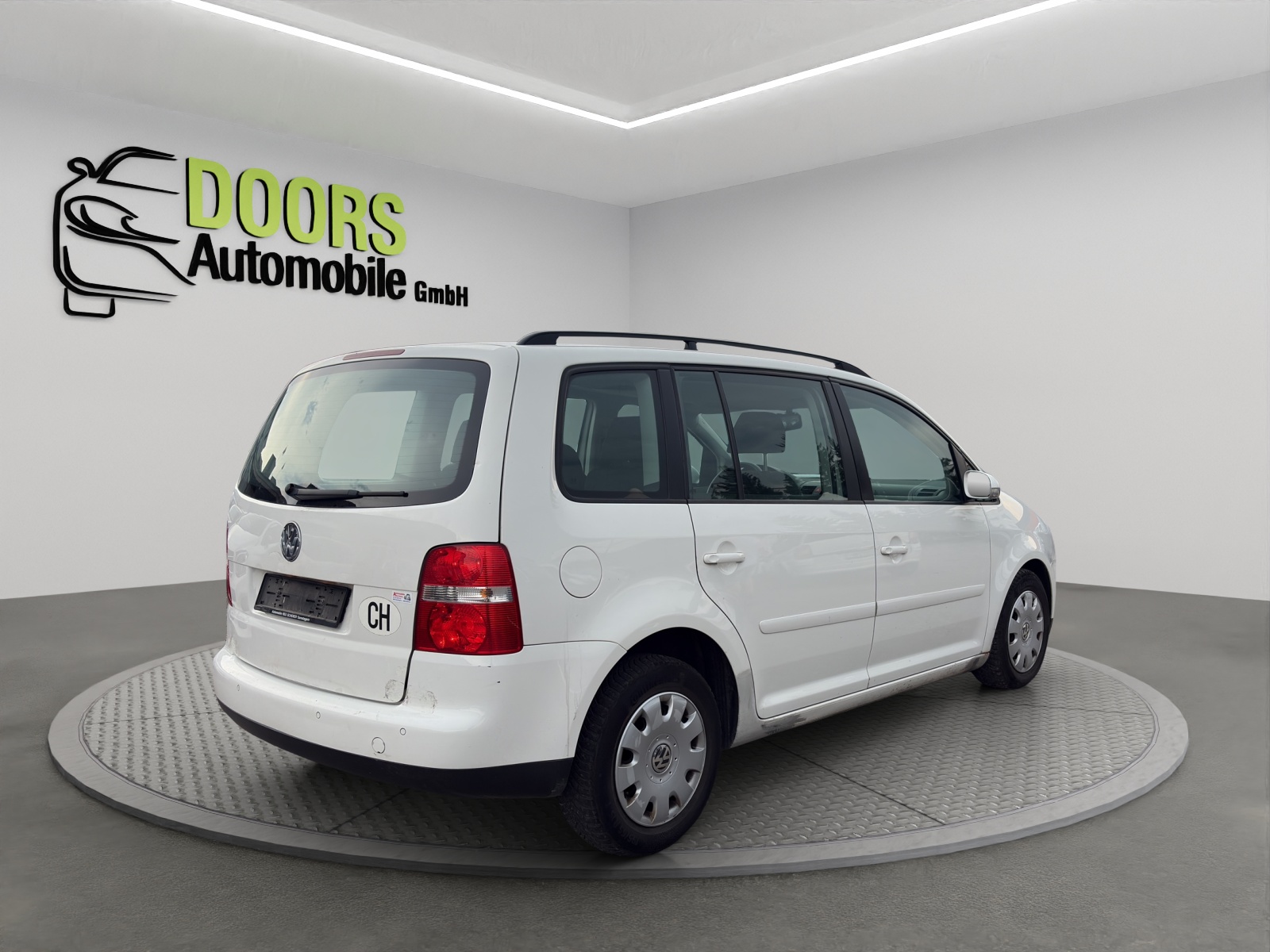 VW Touran 2.0 TDI Trendline-image-4