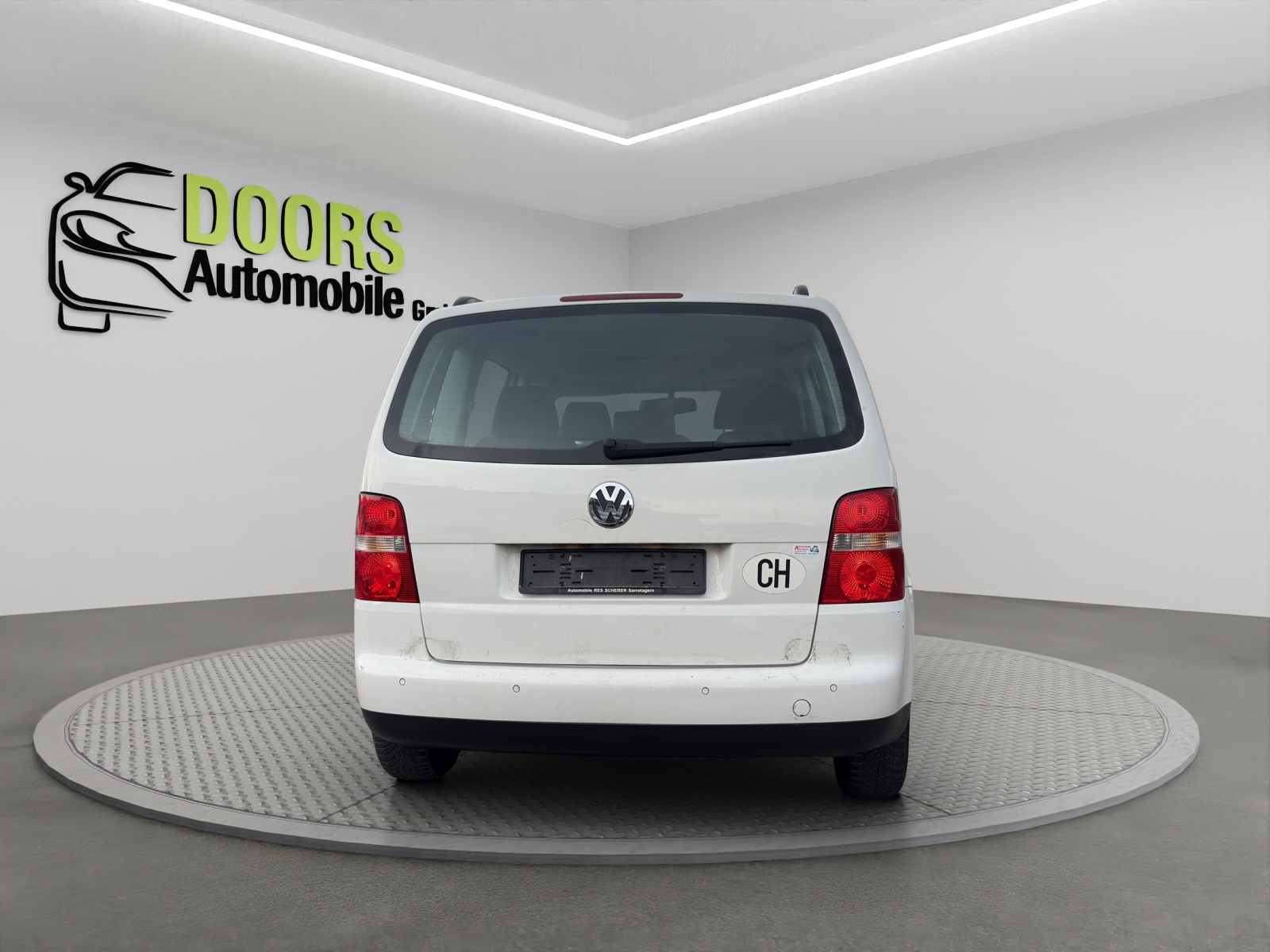VW Touran 2.0 TDI Trendline-image-3