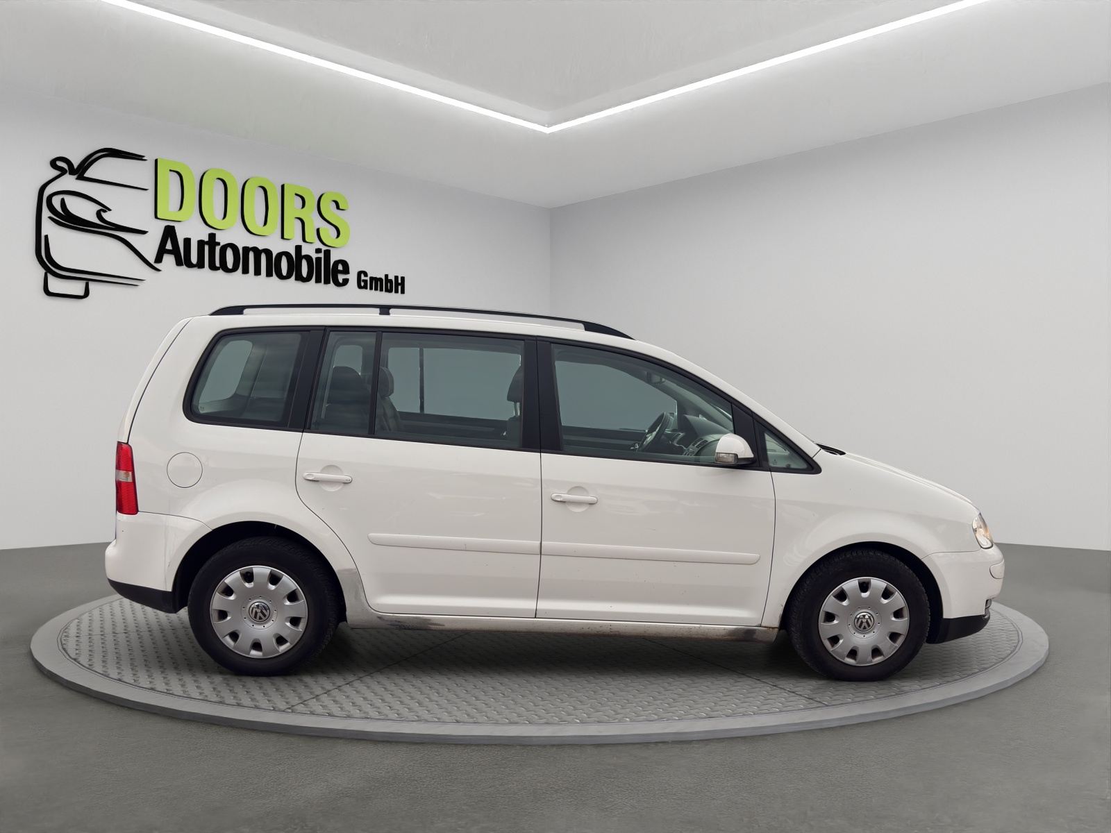 VW Touran 2.0 TDI Trendline-image-7