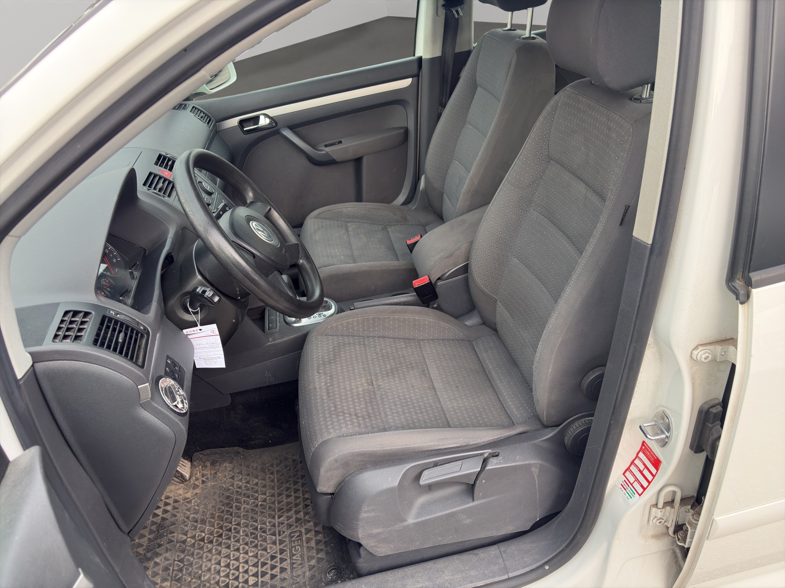 VW Touran 2.0 TDI Trendline-image-9