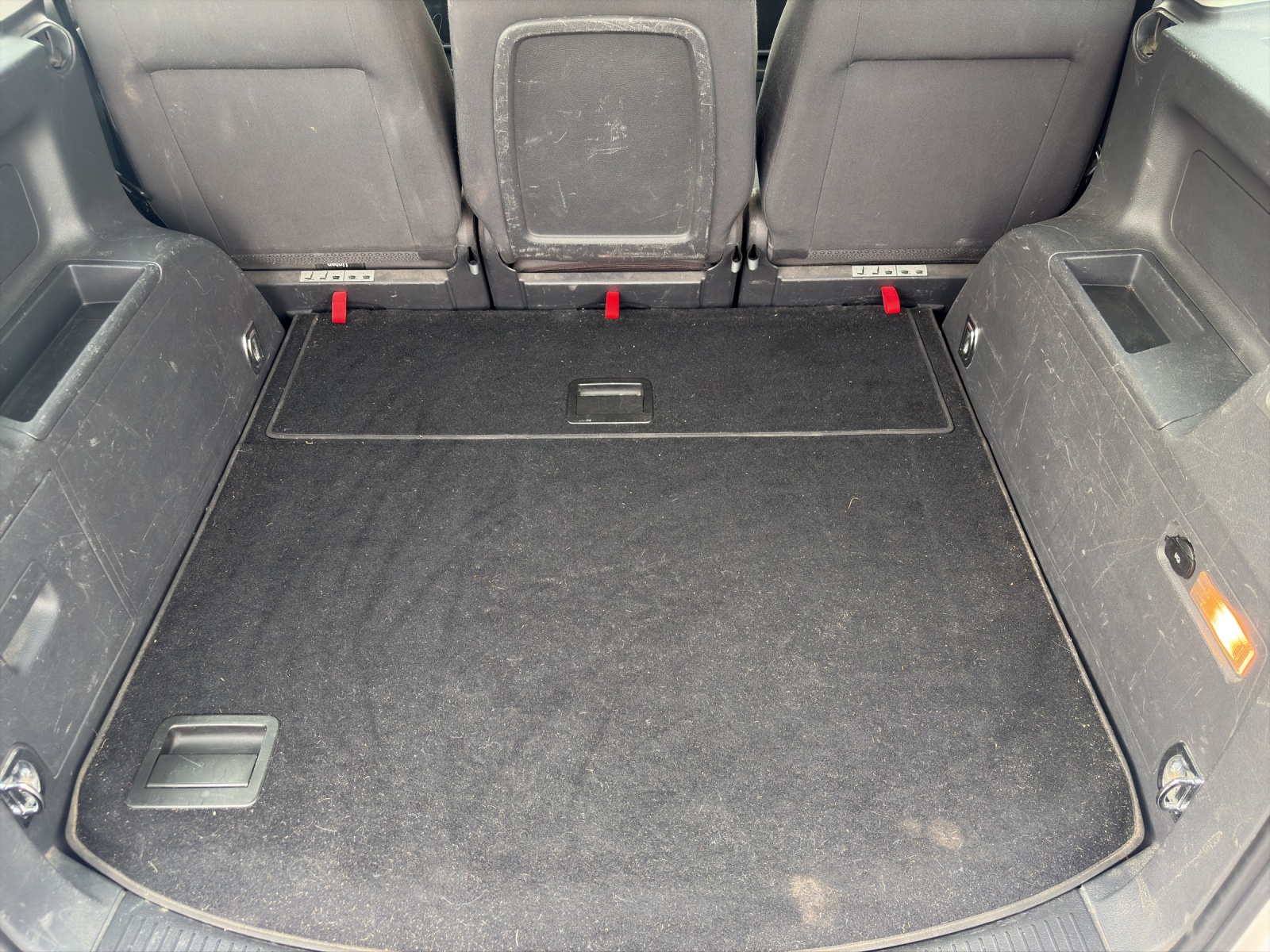 VW Touran 2.0 TDI Trendline-image-19