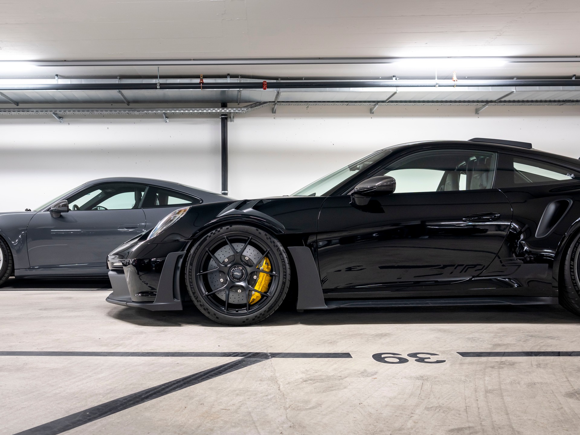 PORSCHE 911 GT3 RS-image-5
