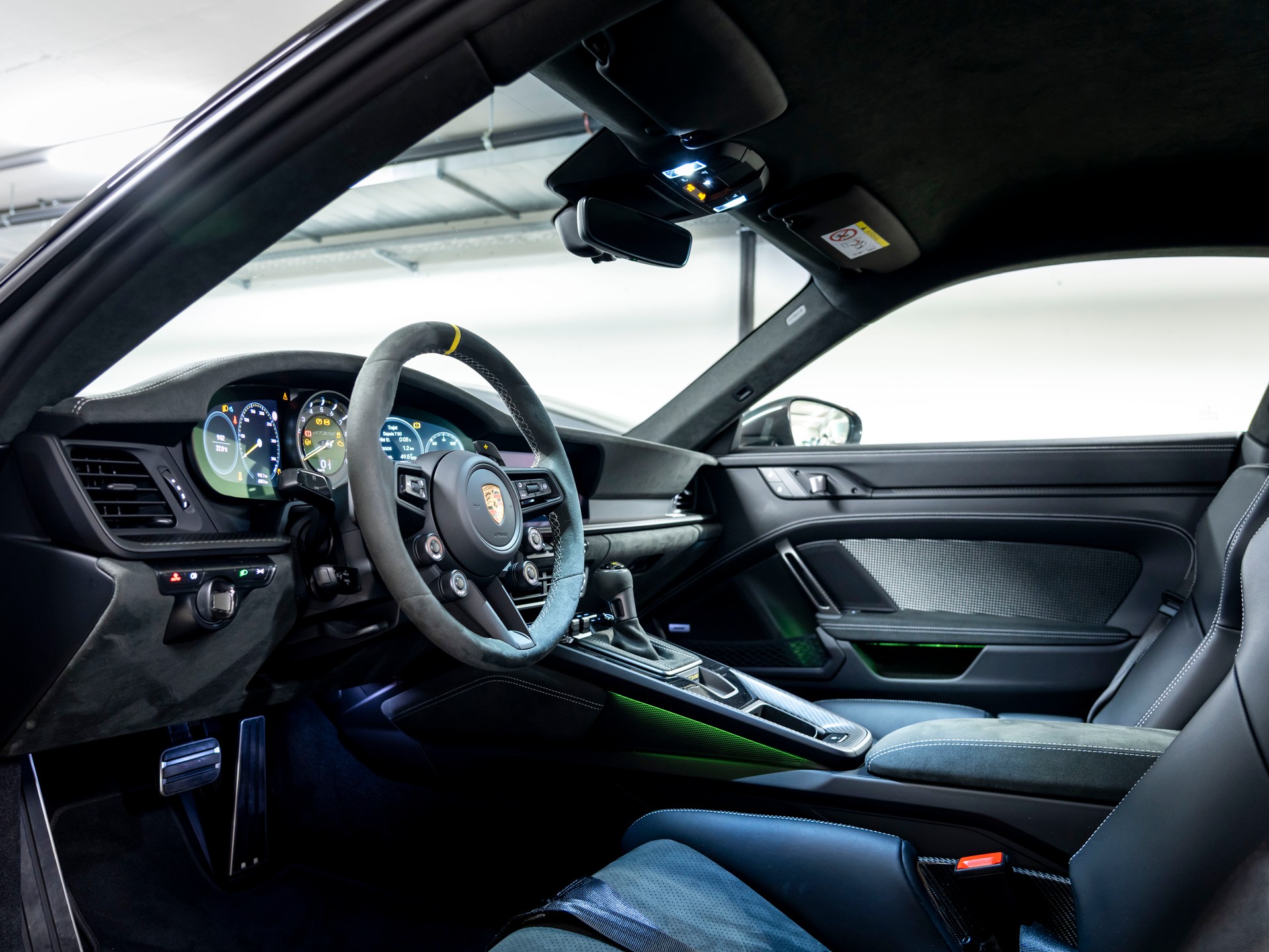 PORSCHE 911 GT3 RS-image-16