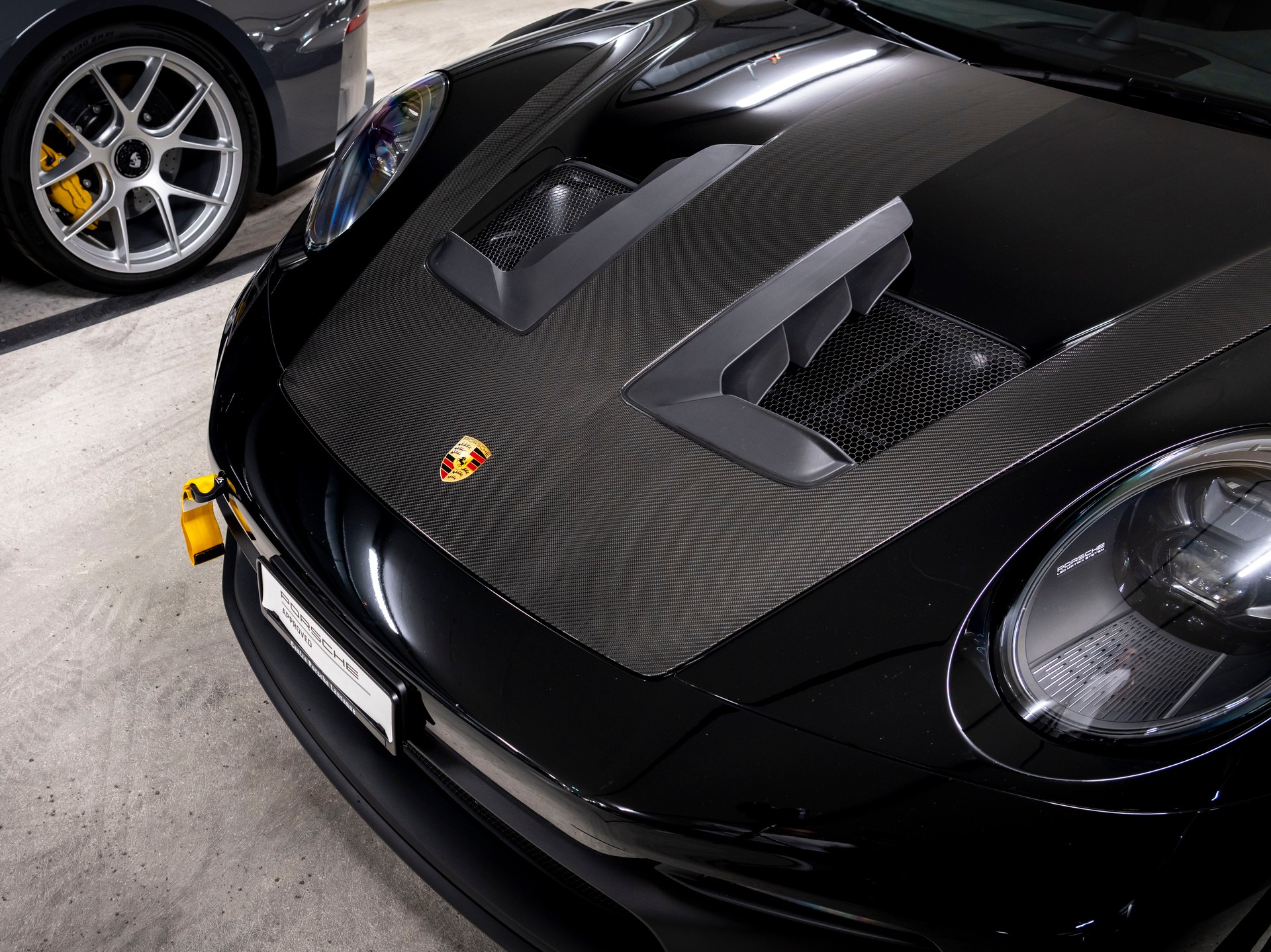 PORSCHE 911 GT3 RS-image-9