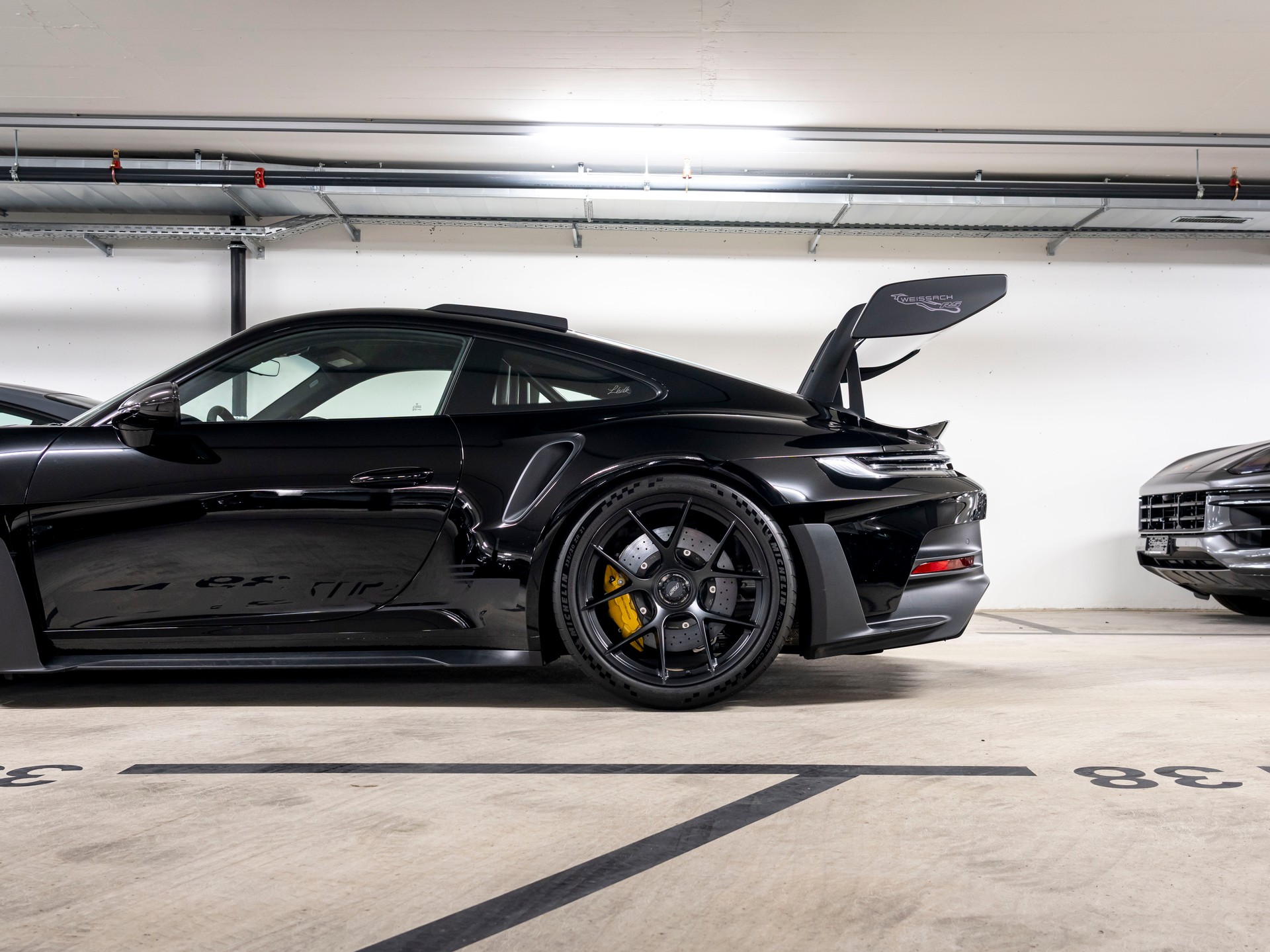 PORSCHE 911 GT3 RS-image-6