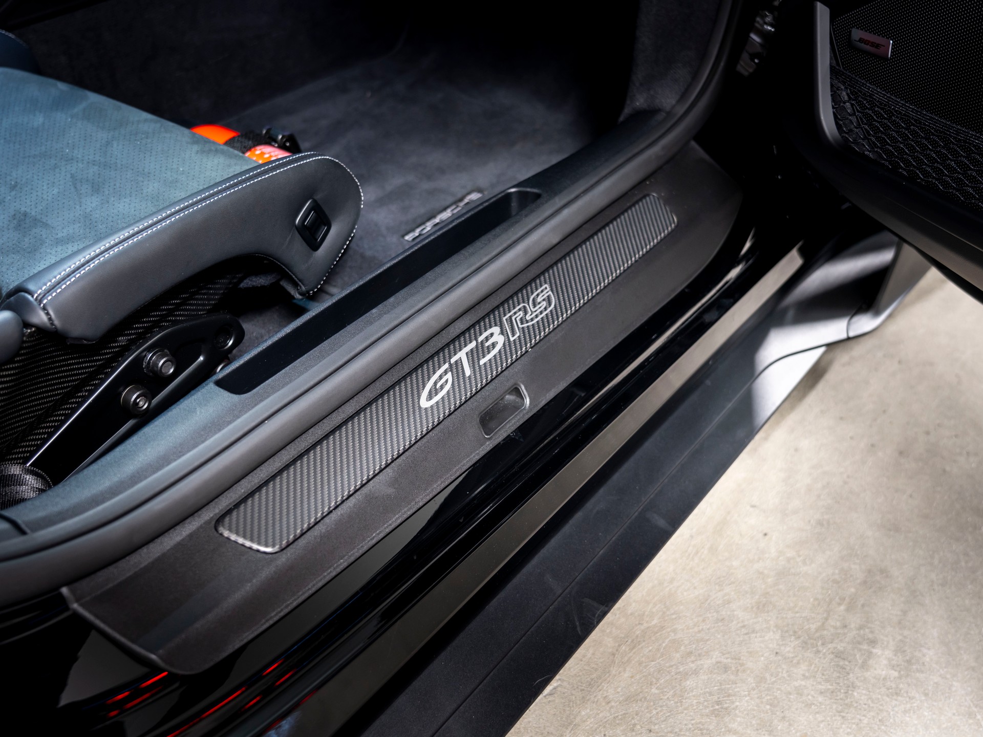 PORSCHE 911 GT3 RS-image-25