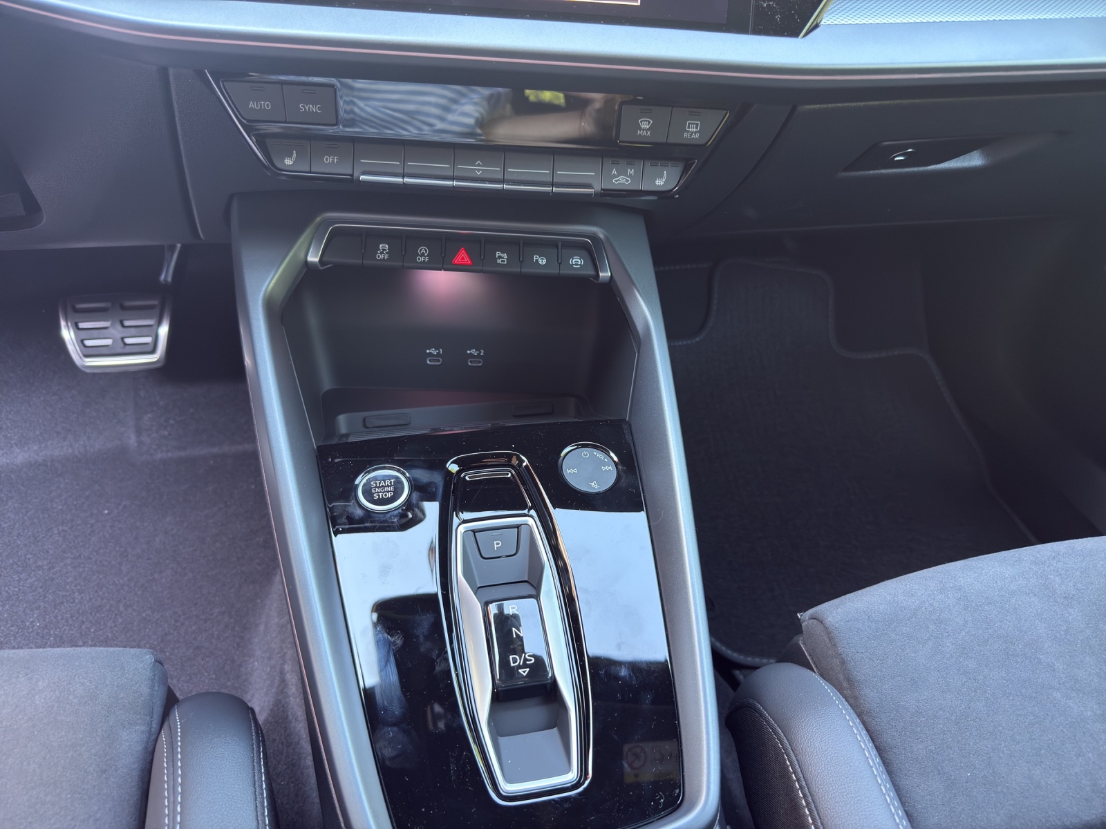 AUDI A3 Sportback TFSI 110 kW S line Attraction S tronic-image-10