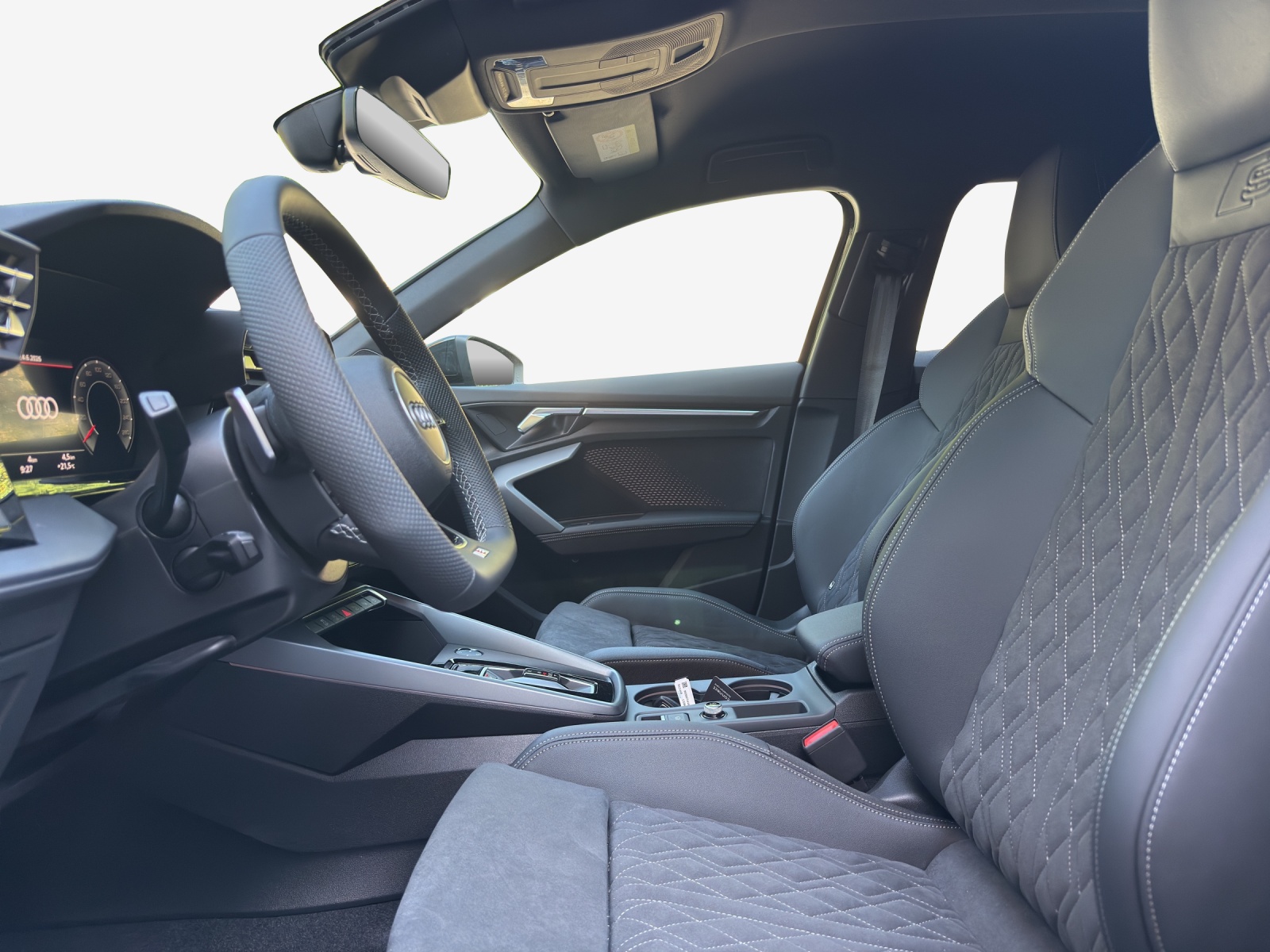 AUDI A3 Sportback TFSI 110 kW S line Attraction S tronic-image-7