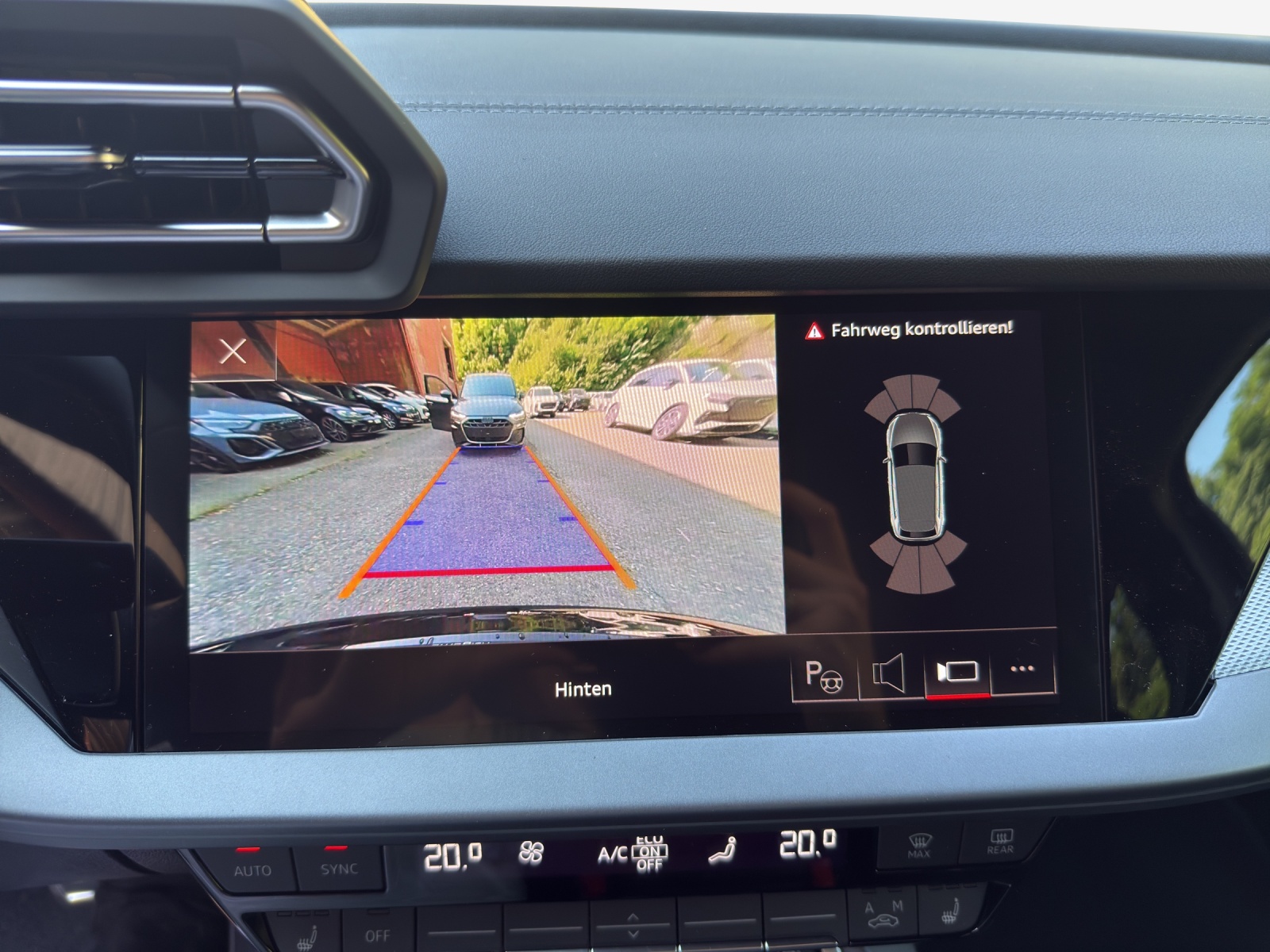 AUDI A3 Sportback TFSI 110 kW S line Attraction S tronic-image-15