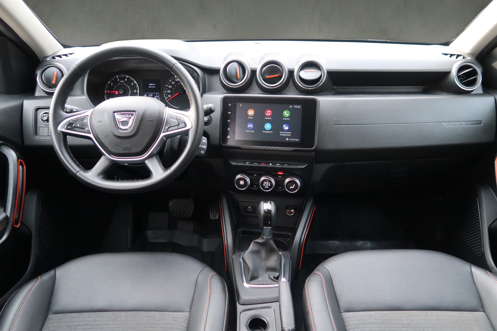 DACIA Duster TCe 150 Extreme EDC 4x2-image-10
