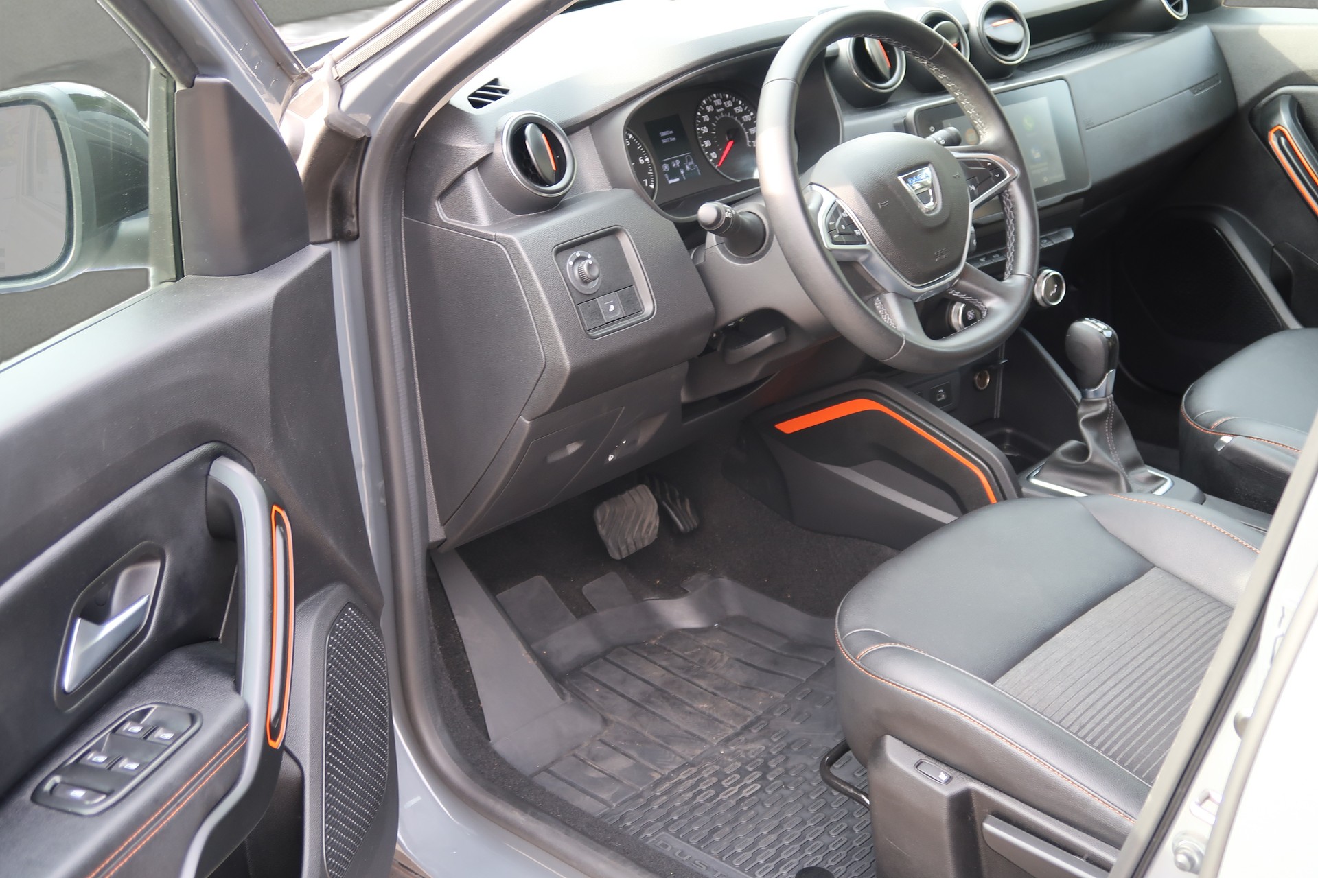 DACIA Duster TCe 150 Extreme EDC 4x2-image-8