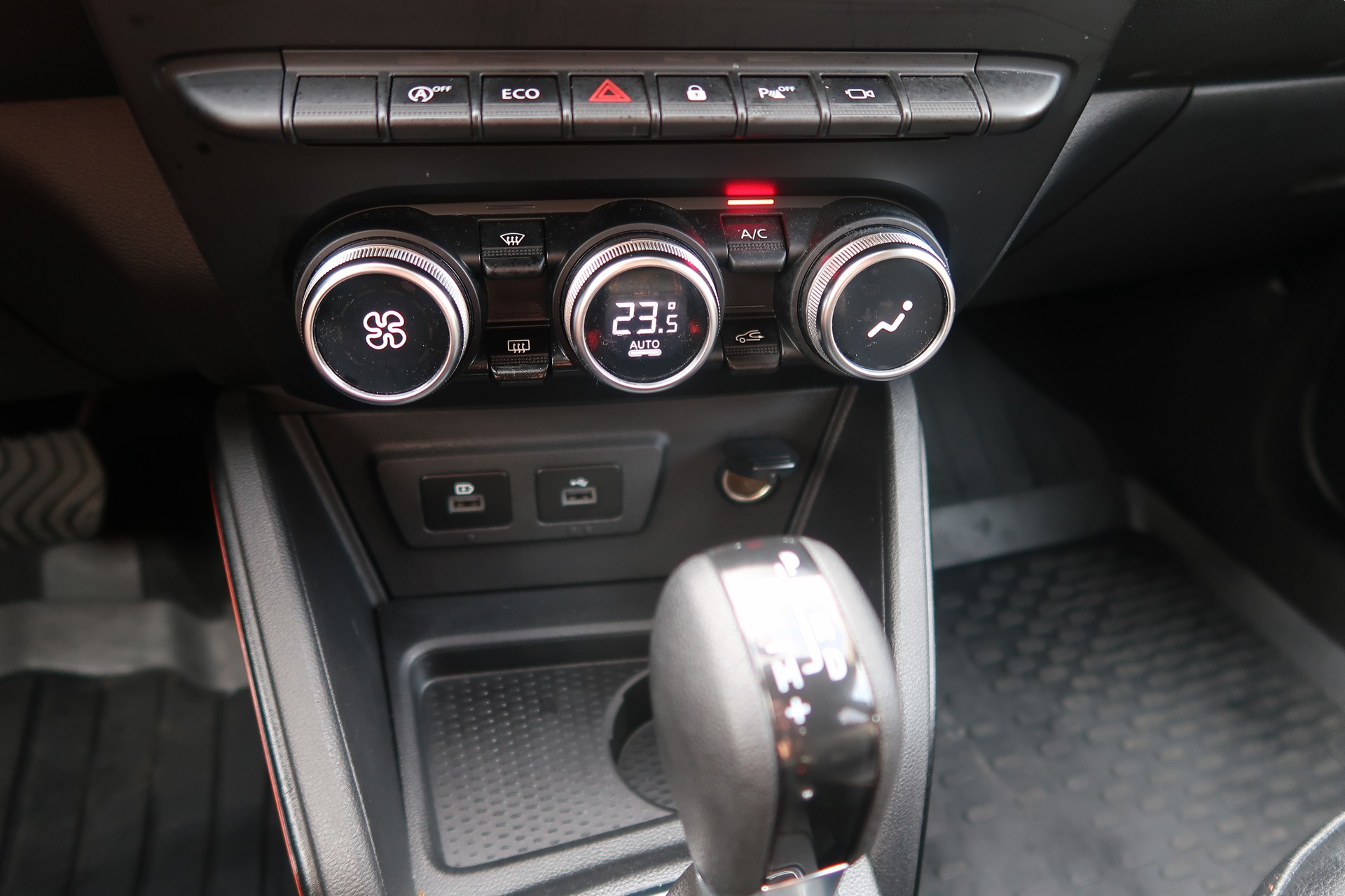 DACIA Duster TCe 150 Extreme EDC 4x2-image-17