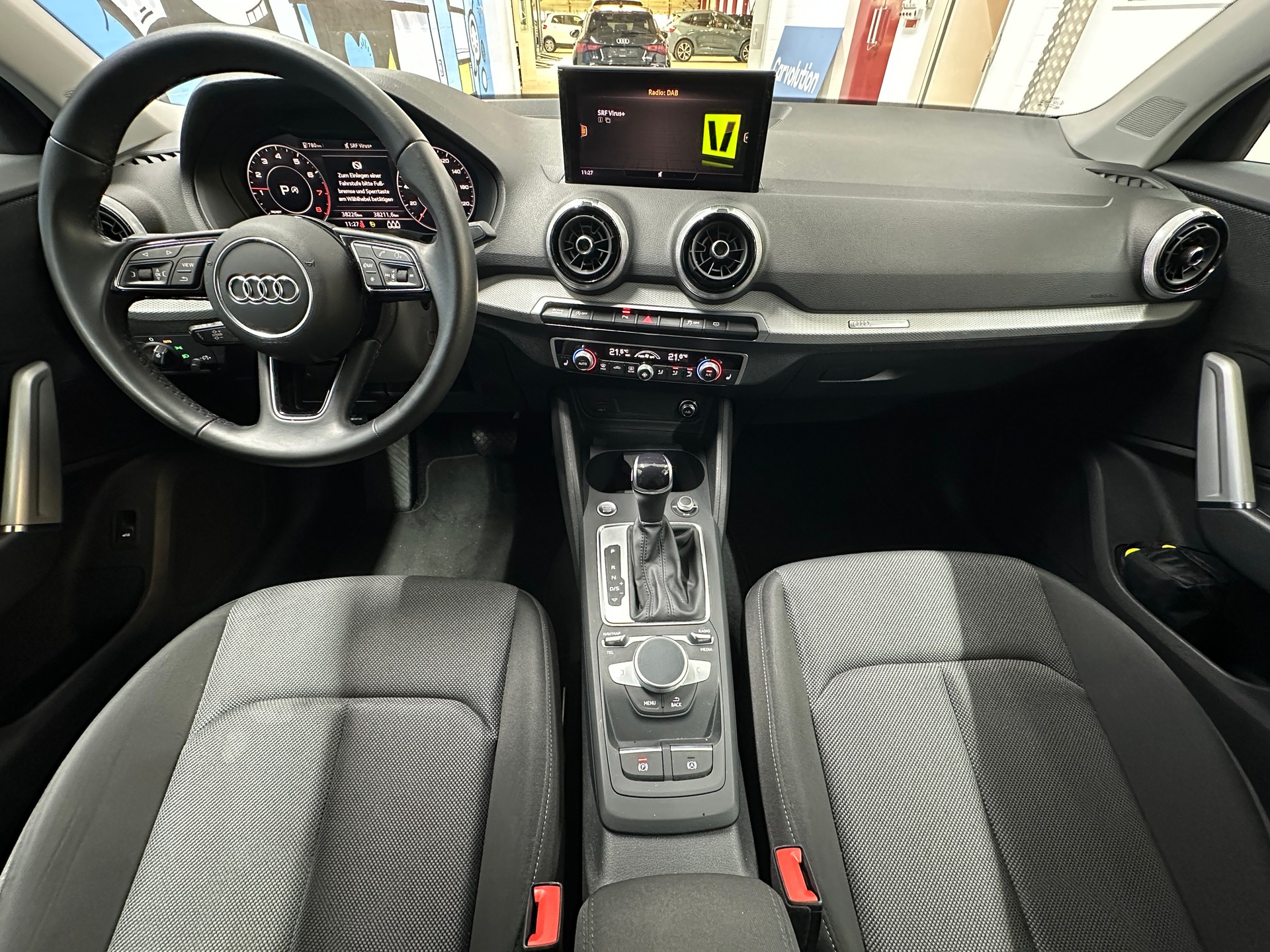 AUDI Q2 35 TFSI S line S-tronic-image-9