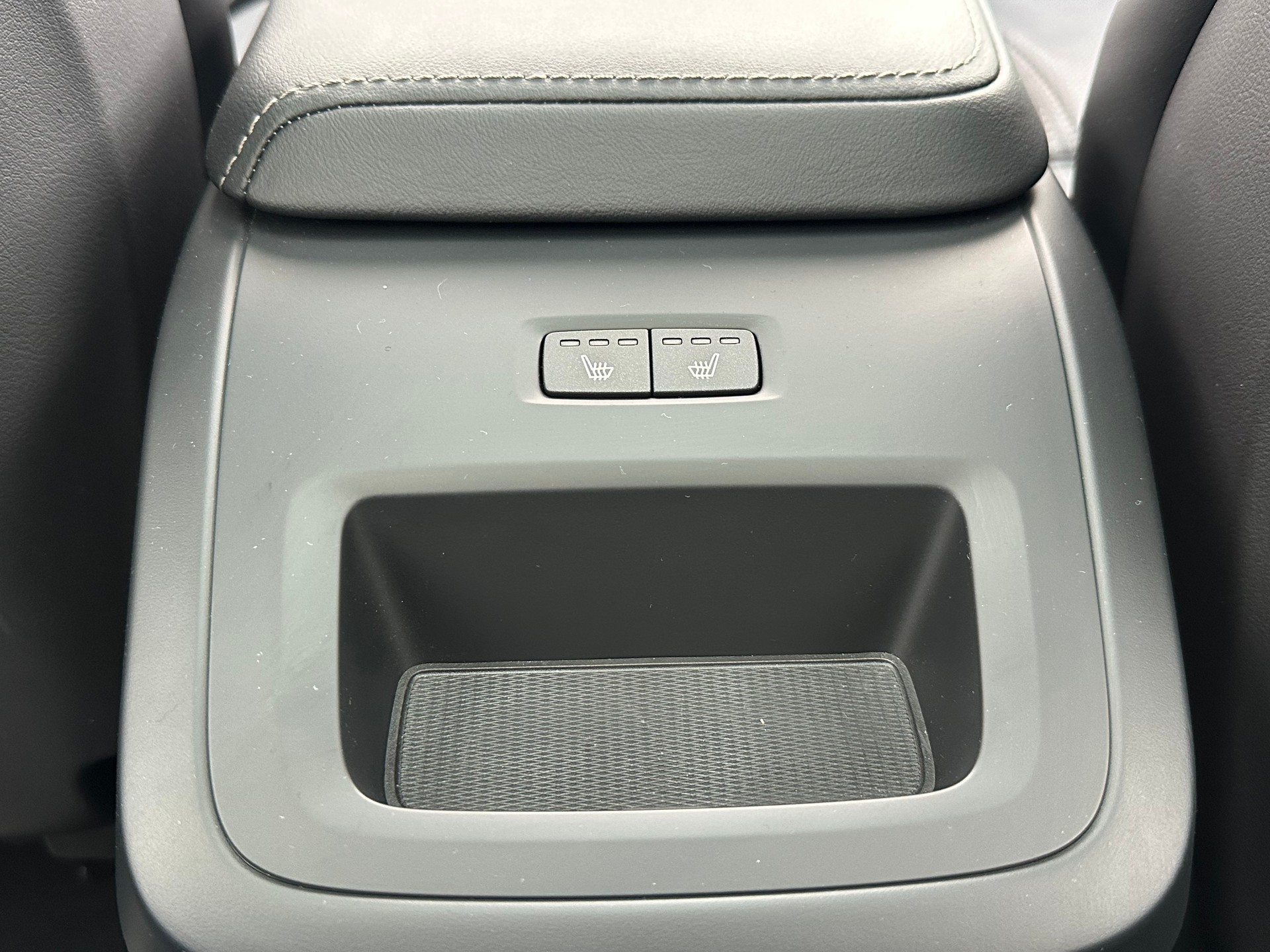 VOLVO XC60 2.0 T8 TE XCENTRIC Black Edition eAWD-image-14