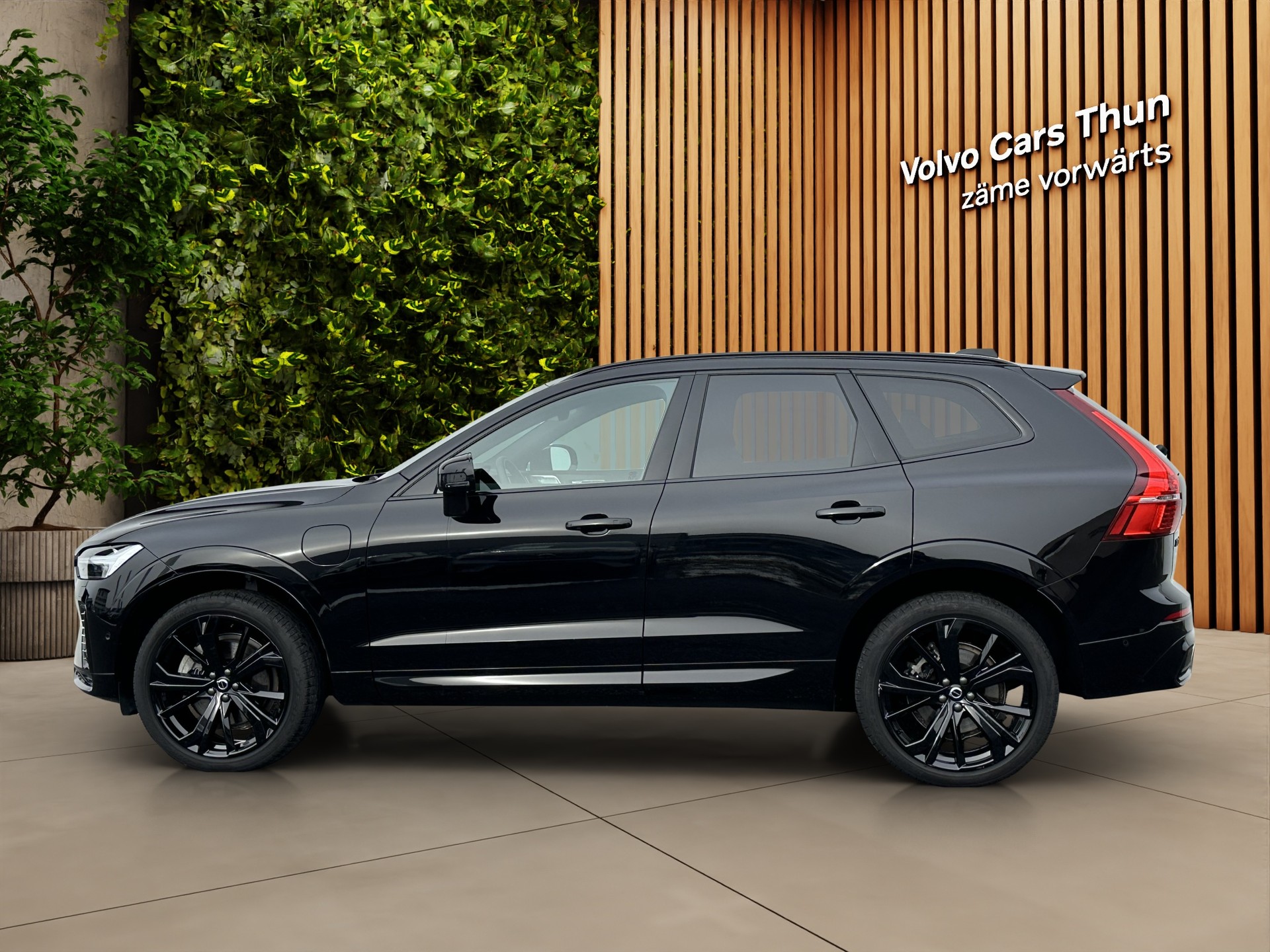 VOLVO XC60 2.0 T8 TE XCENTRIC Black Edition eAWD-image-4