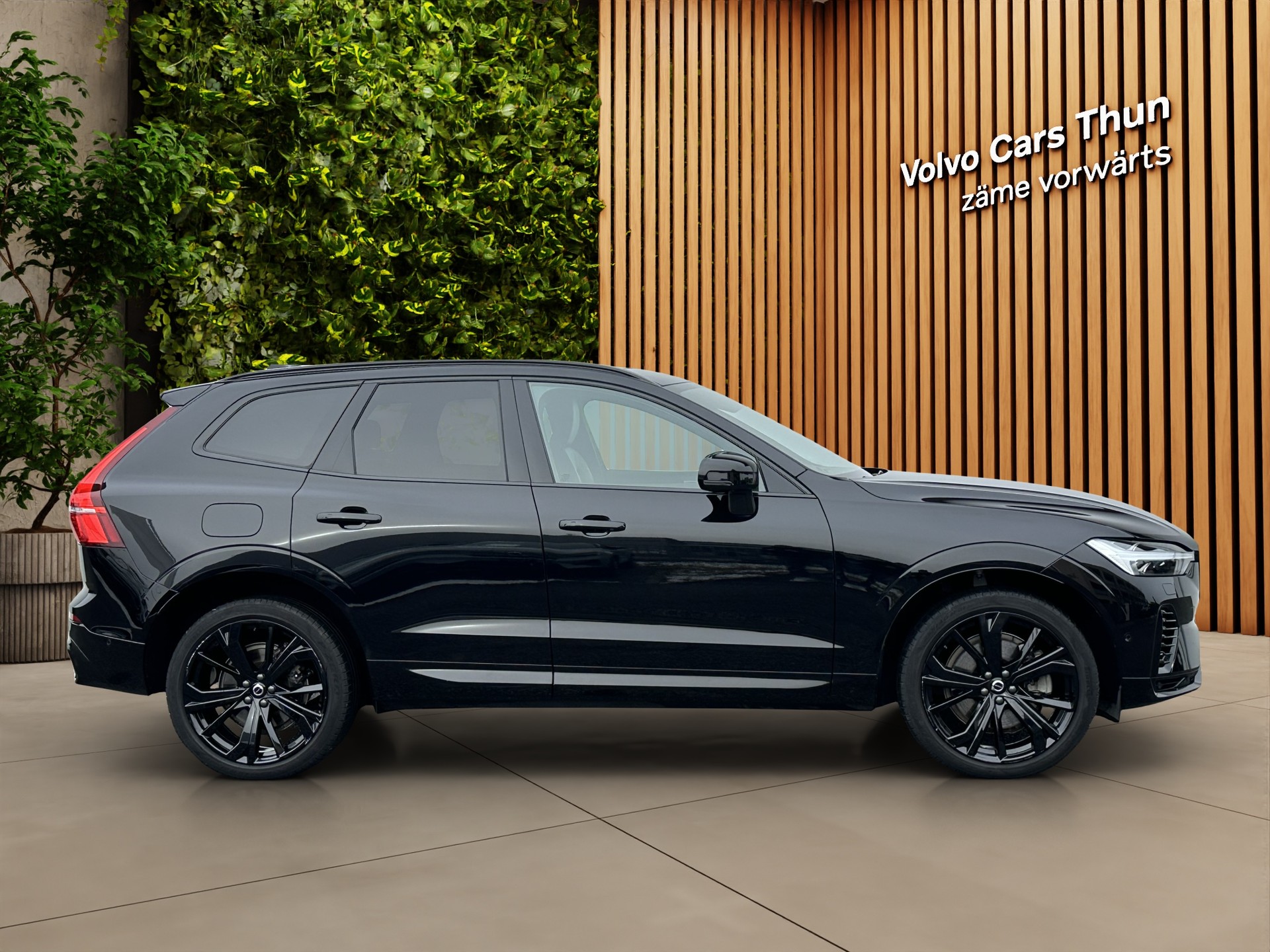 VOLVO XC60 2.0 T8 TE XCENTRIC Black Edition eAWD-image-3