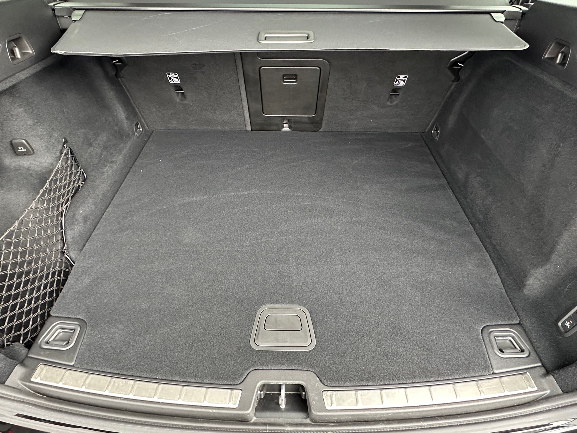 VOLVO XC60 2.0 T8 TE XCENTRIC Black Edition eAWD-image-16